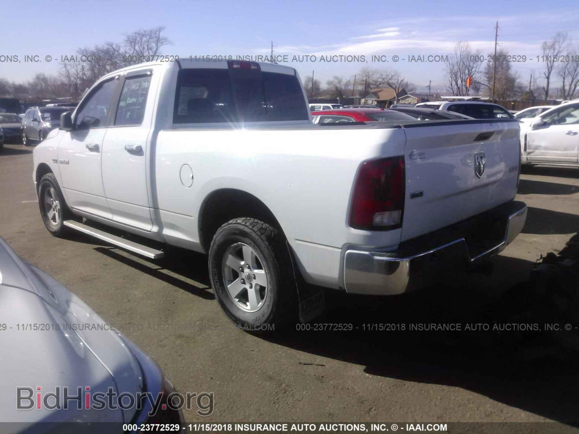 2010 DODGE RAM 1500 - VIN: 1D7RV1GT0AS257475 - Фото 3