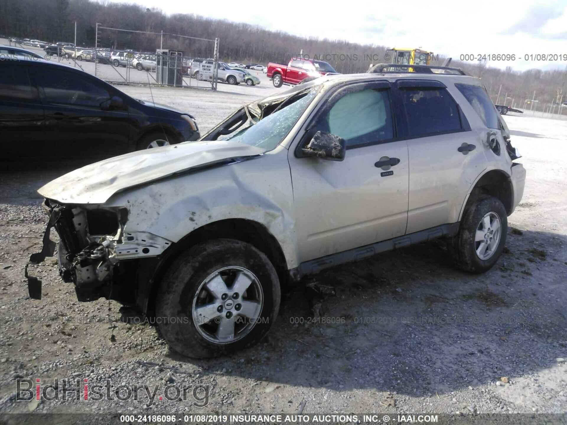 2011 FORD ESCAPE - VIN: 1FMCU0DG0BKB27102 - Photo 2