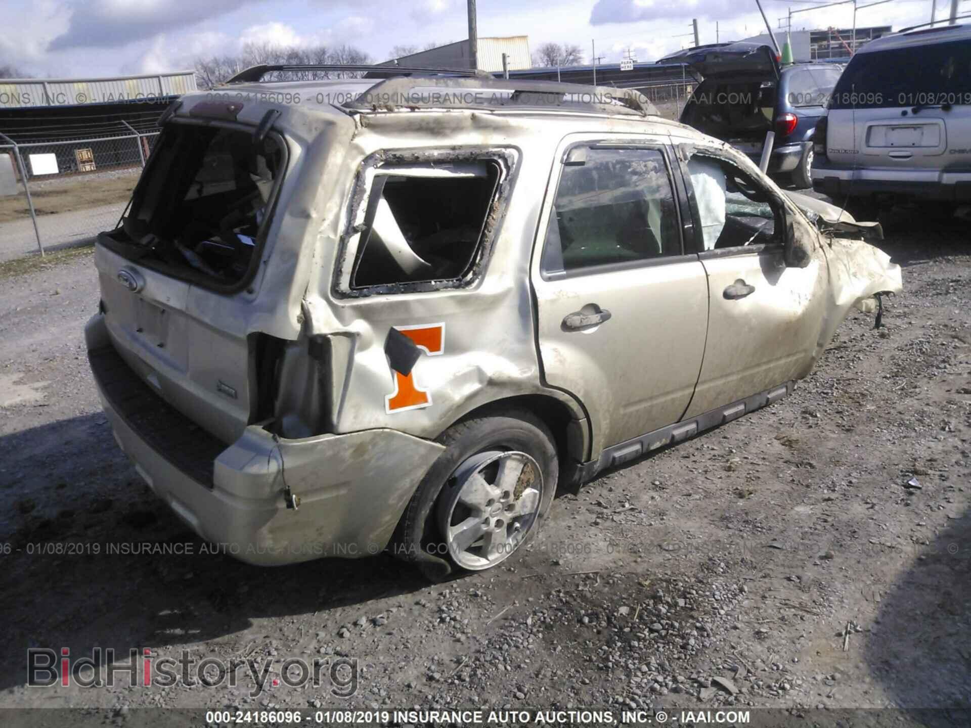 2011 FORD ESCAPE - VIN: 1FMCU0DG0BKB27102 - Photo 4