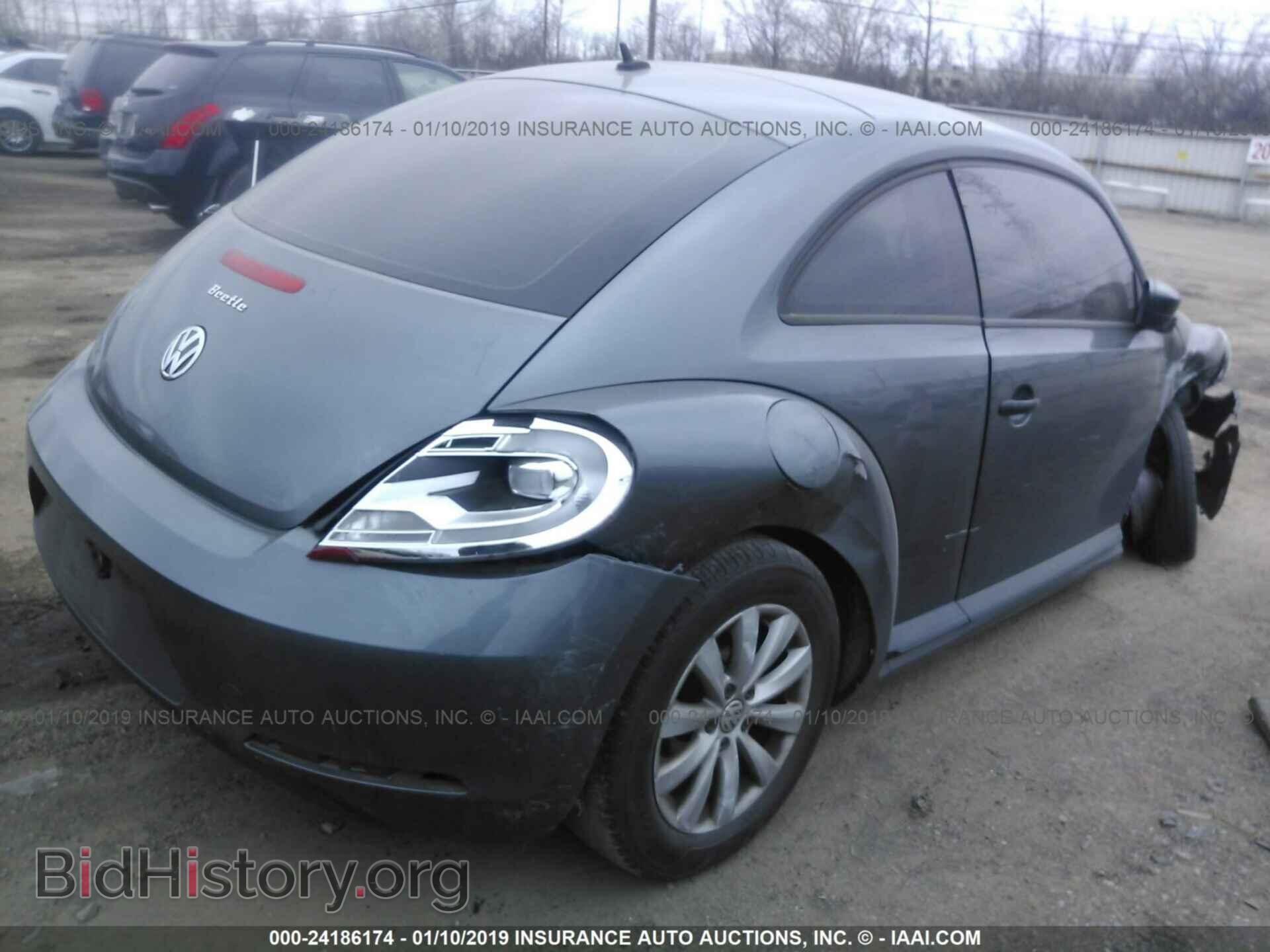 2014 VOLKSWAGEN BEETLE - VIN: 3VWFP7ATXEM624722 - Фото 4