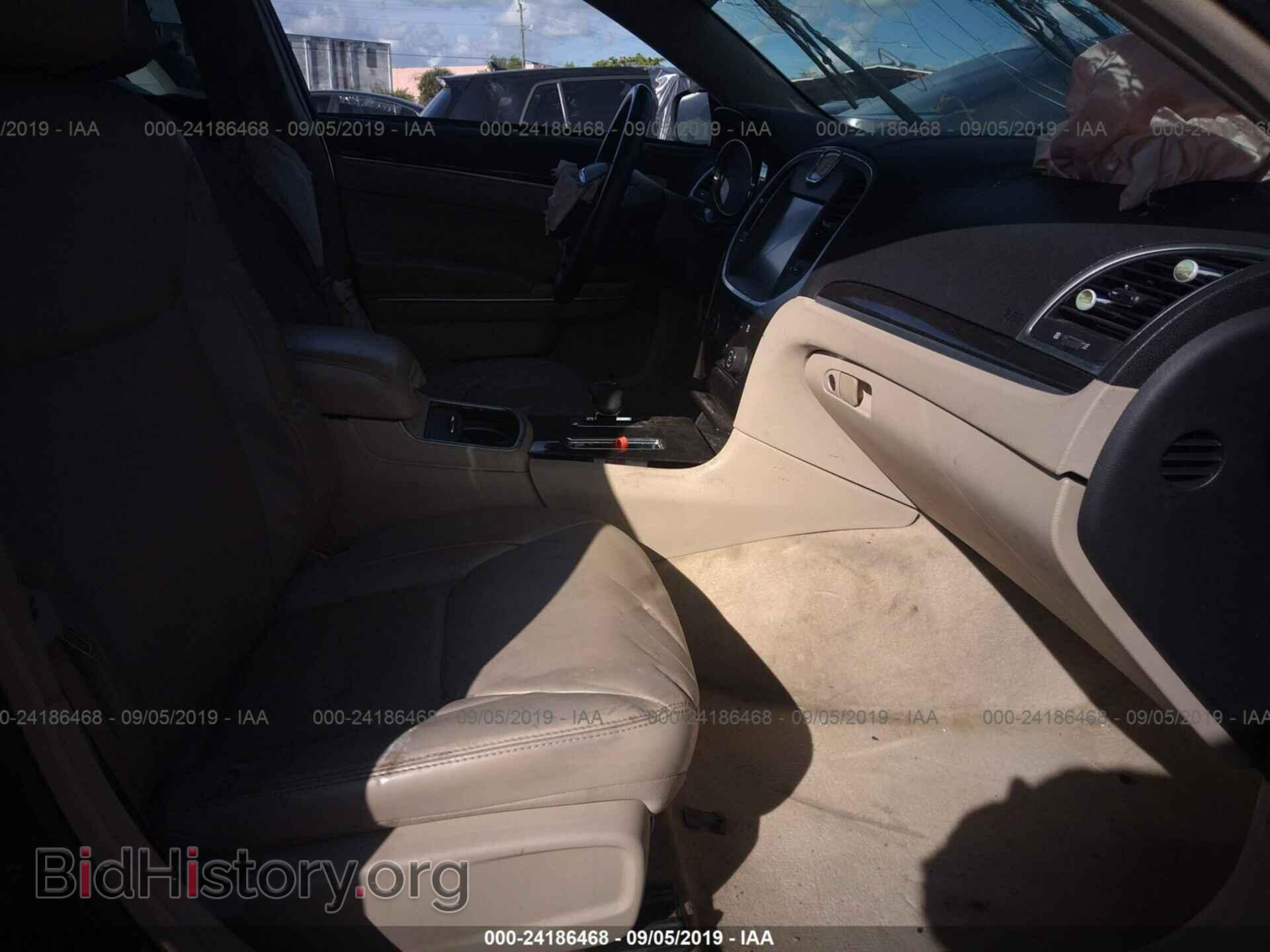 2014 CHRYSLER 300 - VIN: 2C3CCAAG5EH311744 - Фото 5