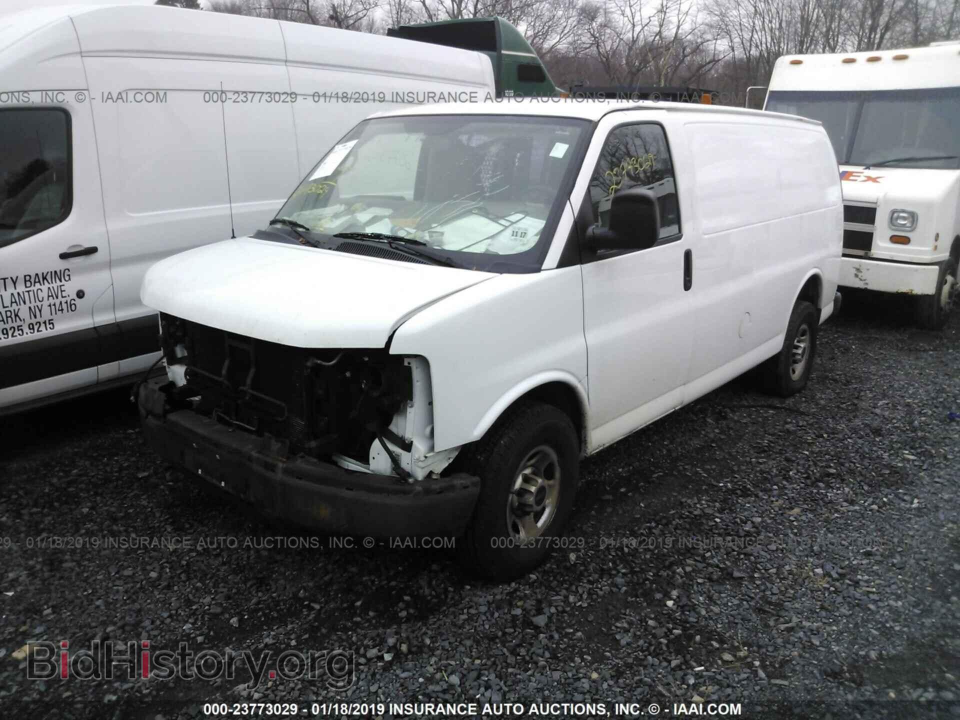 2012 GMC SAVANA - VIN: 1GTW7FCA6C1166969 - Photo 2