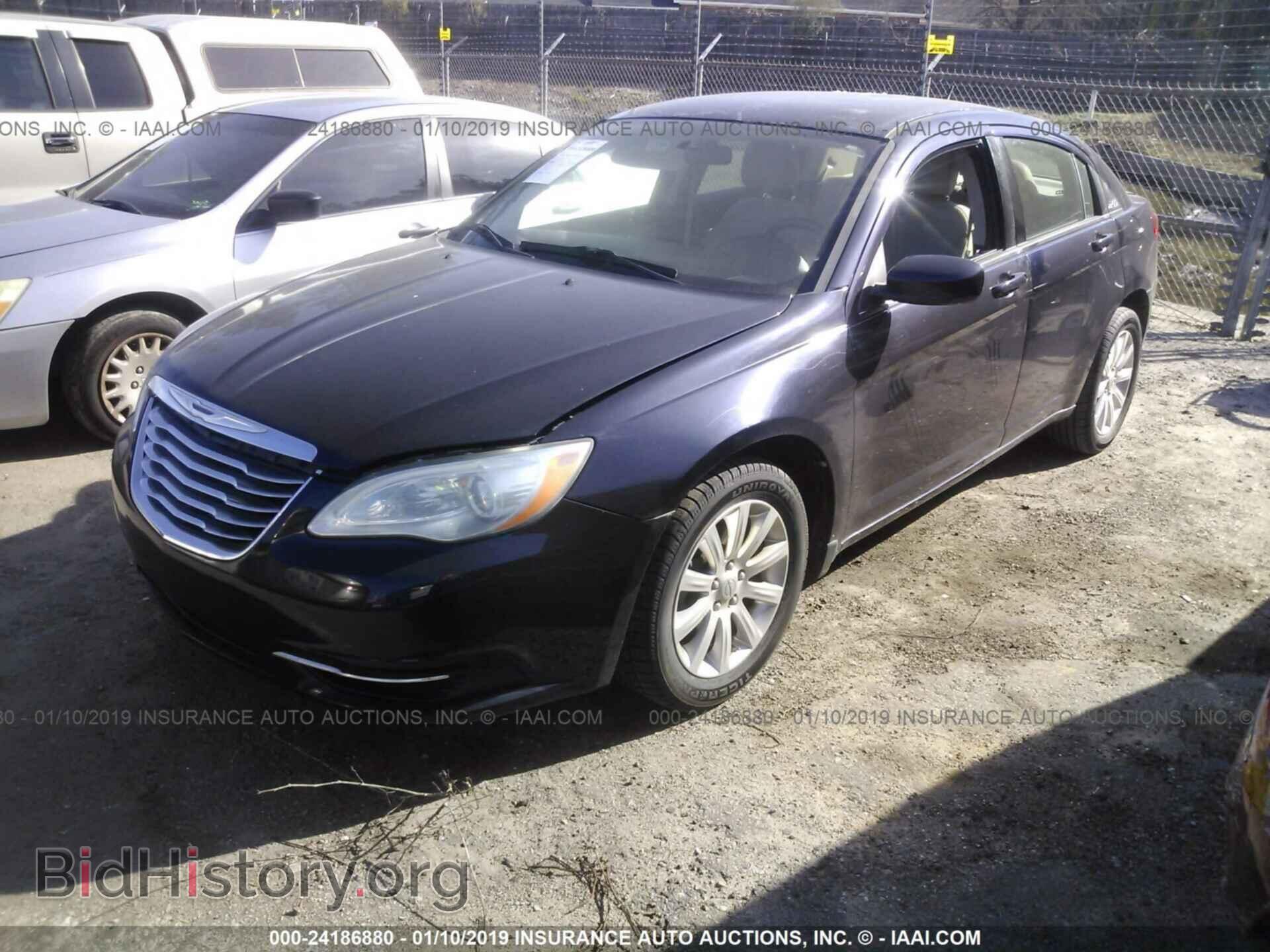 2011 CHRYSLER 200 - VIN: 1C3BC1FB8BN531519 - Photo 2