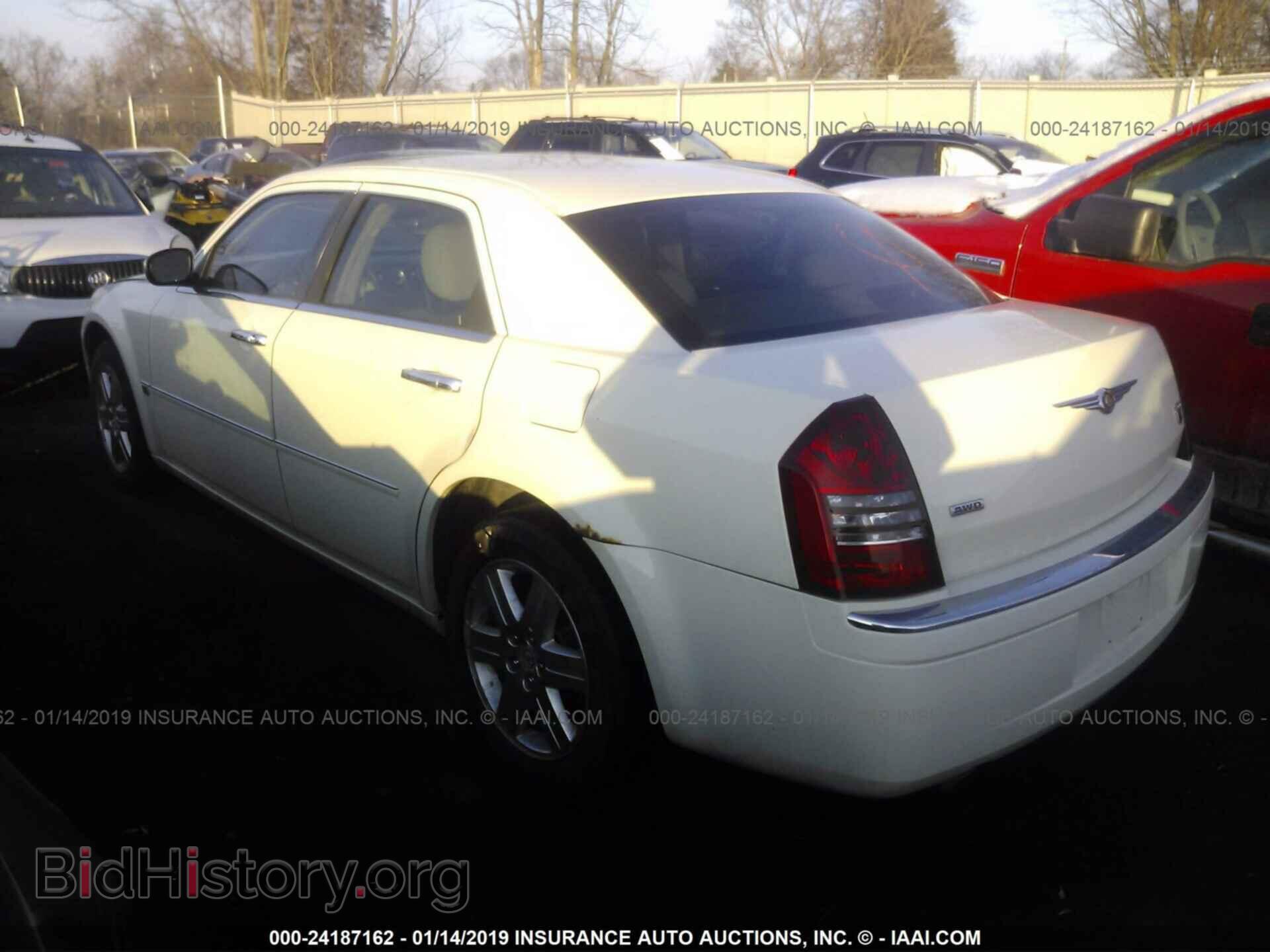 2006 CHRYSLER 300C - VIN: 2C3KK63H66H102712 - Фото 3