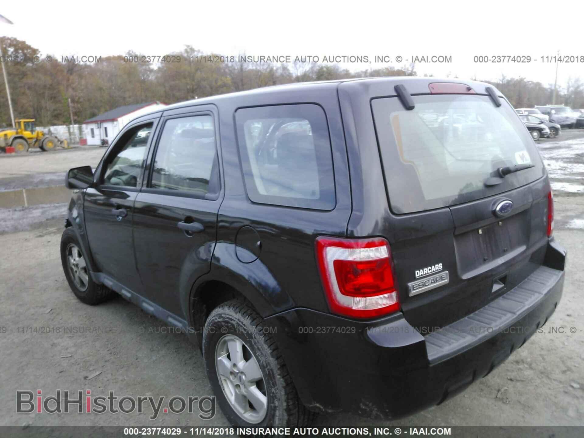 2011 FORD ESCAPE - VIN: 1FMCU0C76BKB40633 - Фото 3