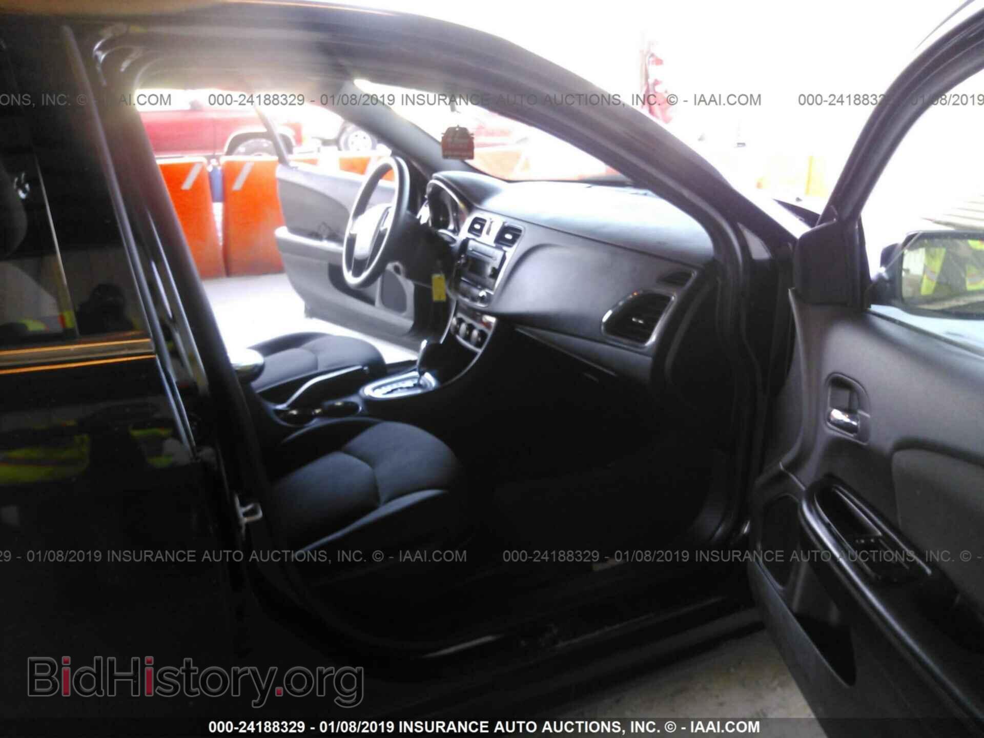 2012 CHRYSLER 200 - VIN: 1C3CCBAB6CN223266 - Фото 5