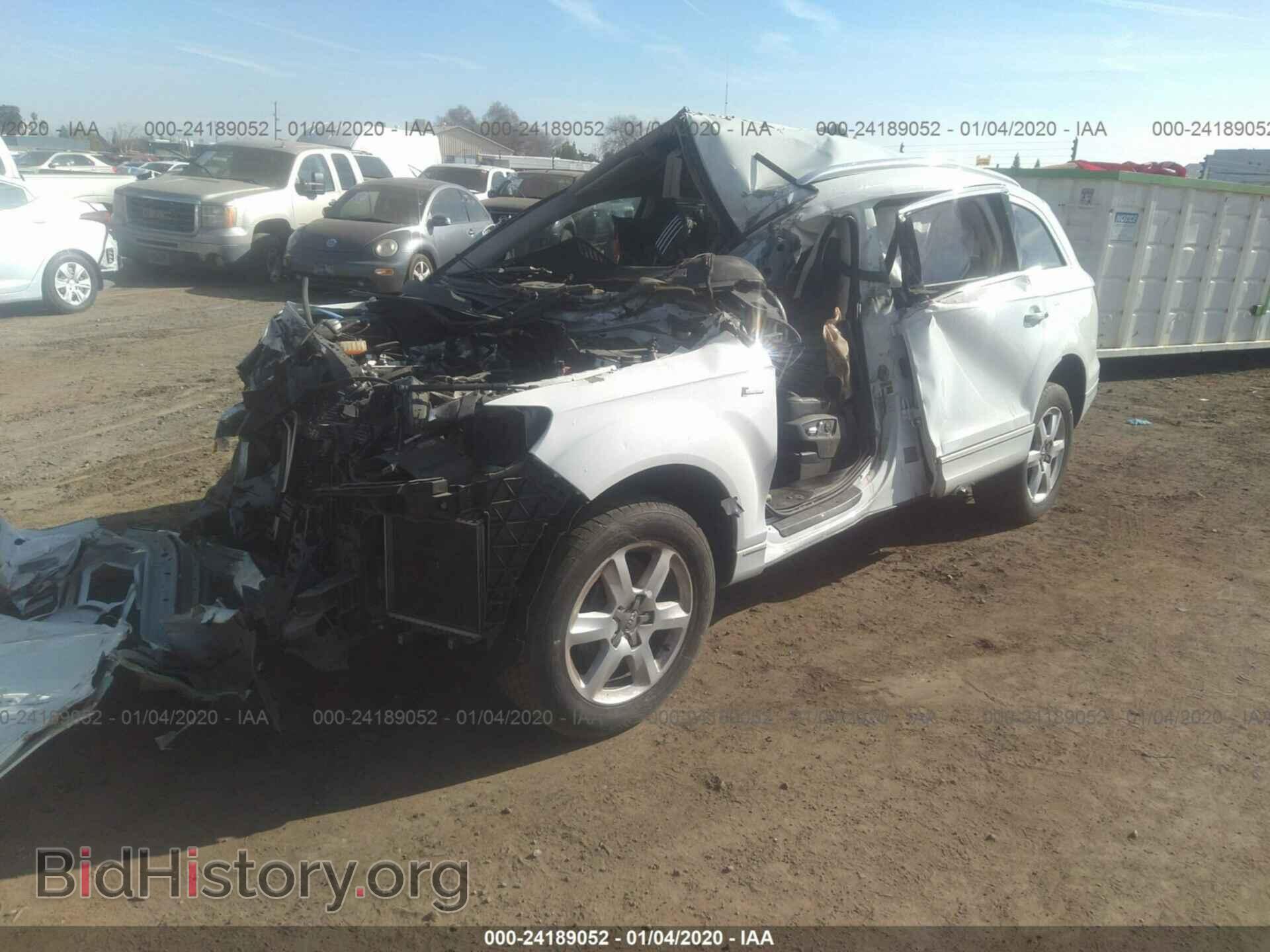 2015 AUDI Q7 - VIN: WA1CGAFE8FD010532 - Фото 2