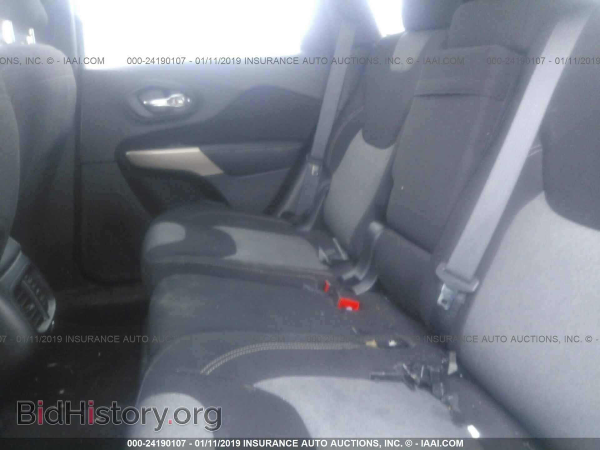 2018 JEEP CHEROKEE - VIN: 1C4PJLCB1JD590052 - Фото 8