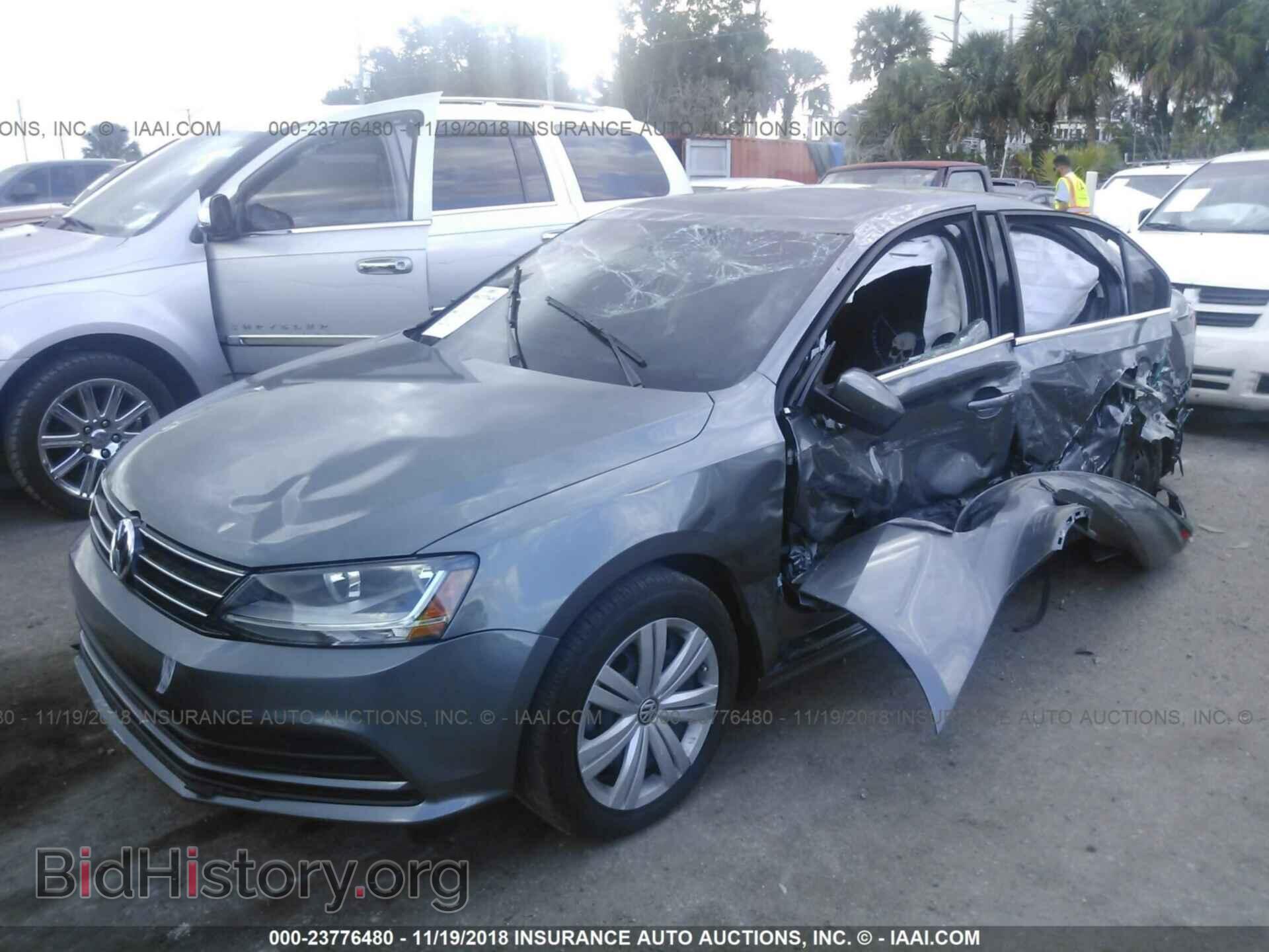 2017 VOLKSWAGEN JETTA - VIN: 3VW167AJXHM366010 - Фото 2