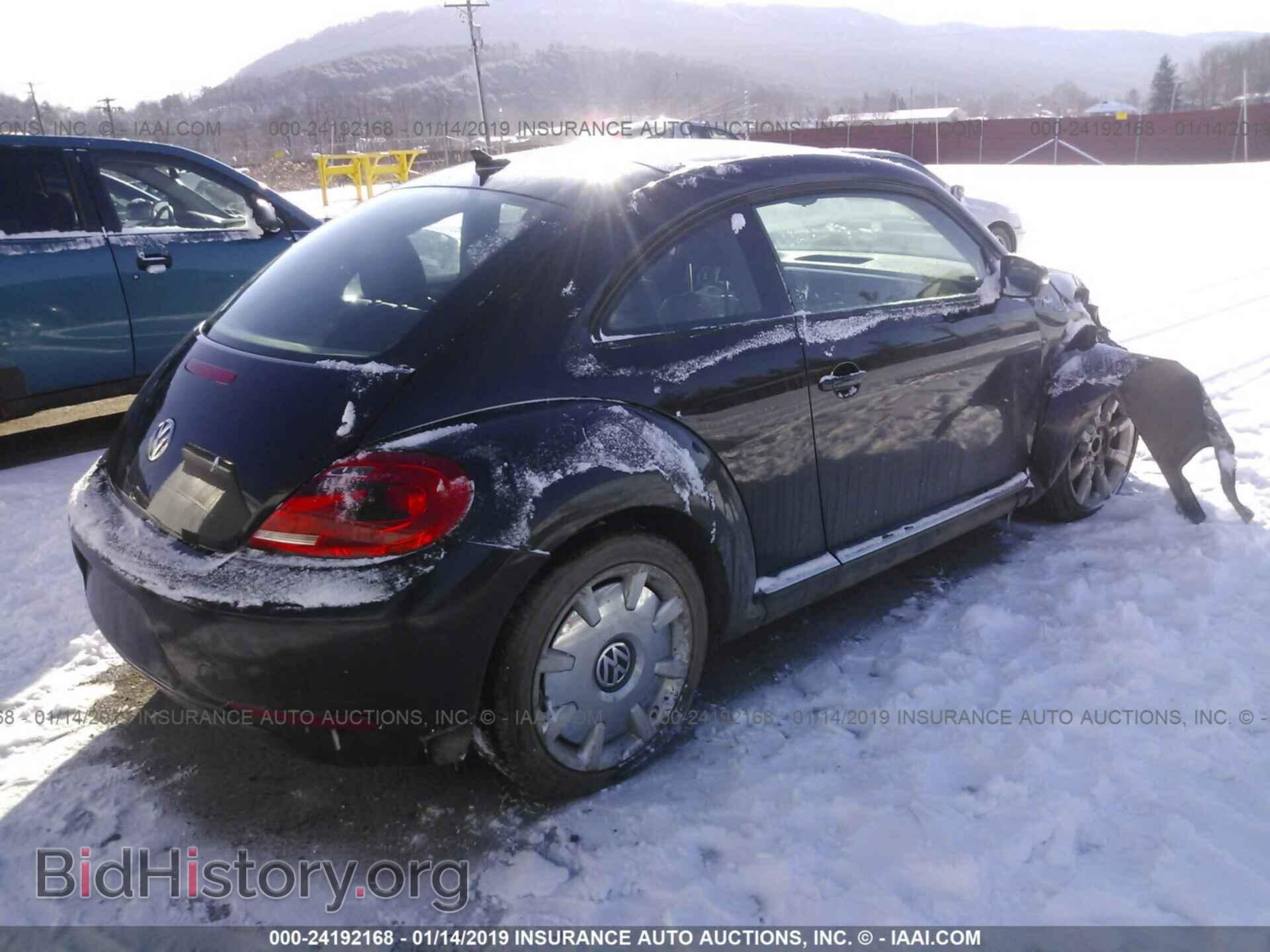 2013 VOLKSWAGEN BEETLE - VIN: 3VWJP7AT1DM678533 - Фото 4