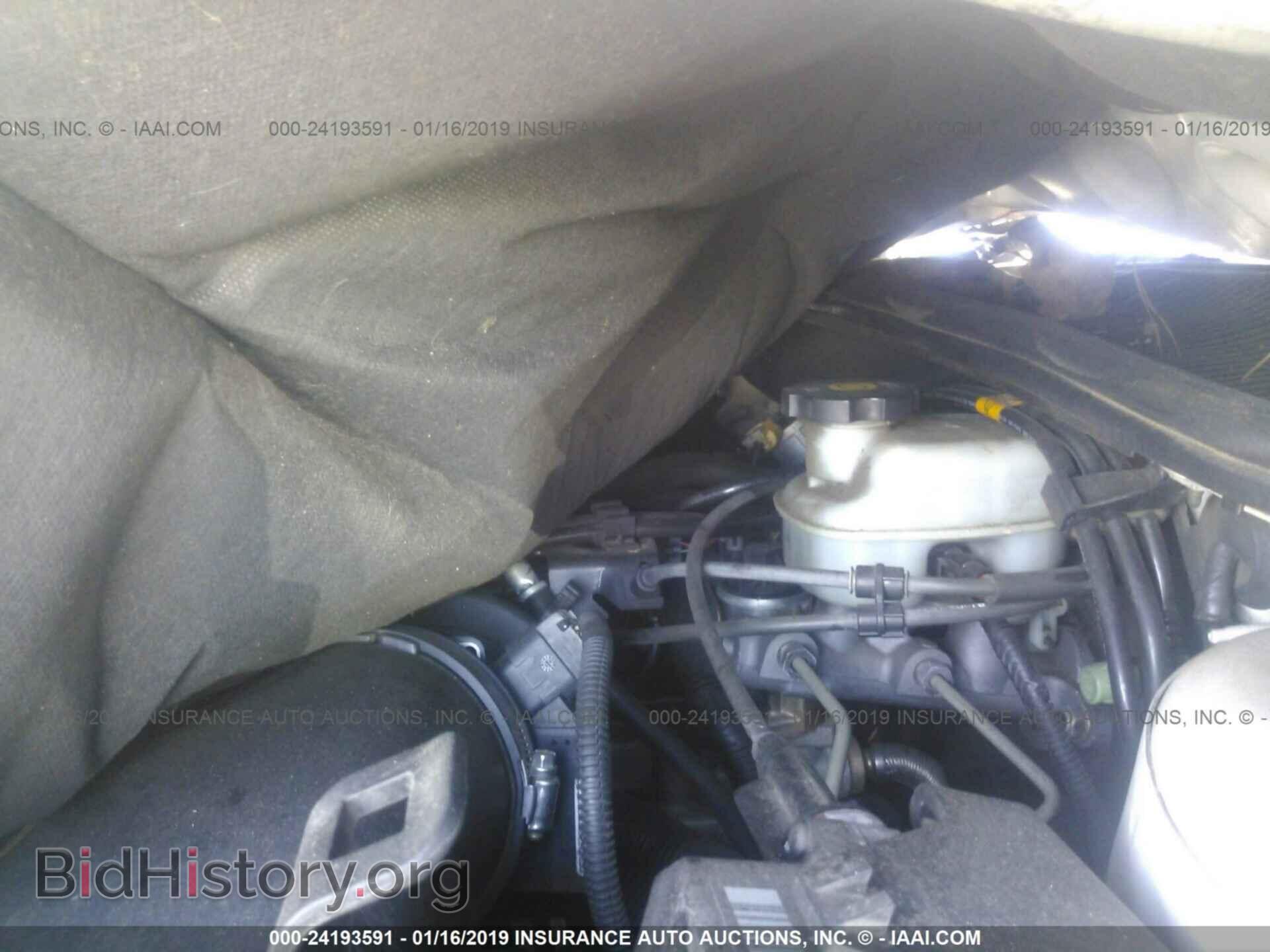 2004 CADILLAC DEVILLE - VIN: 1G6KD54Y24U211891 - Photo 10