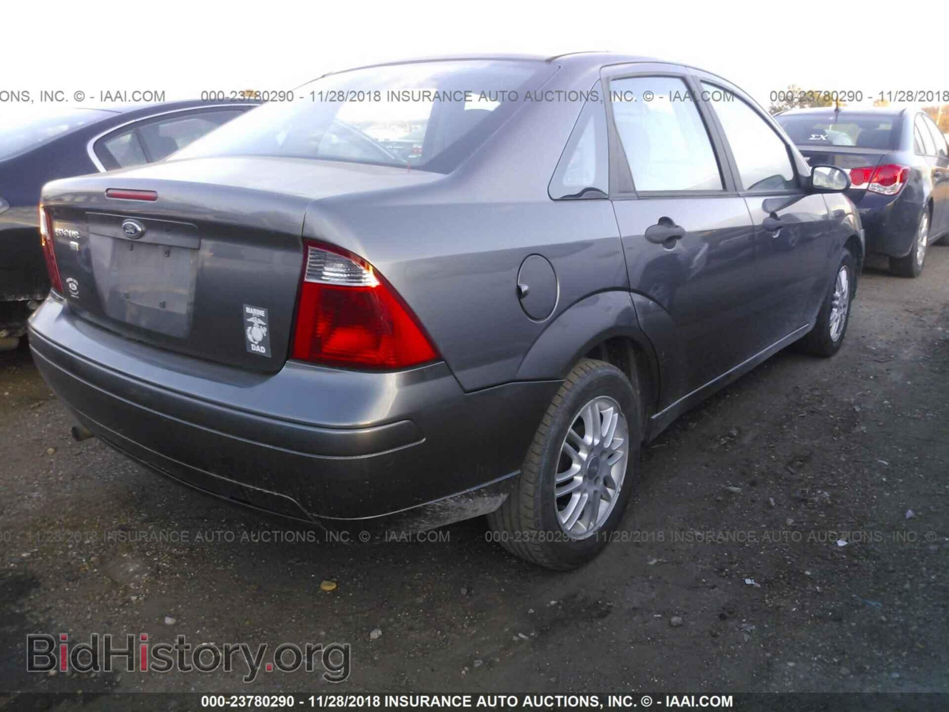 2007 FORD FOCUS - VIN: 1FAFP34N87W142185 - Photo 4