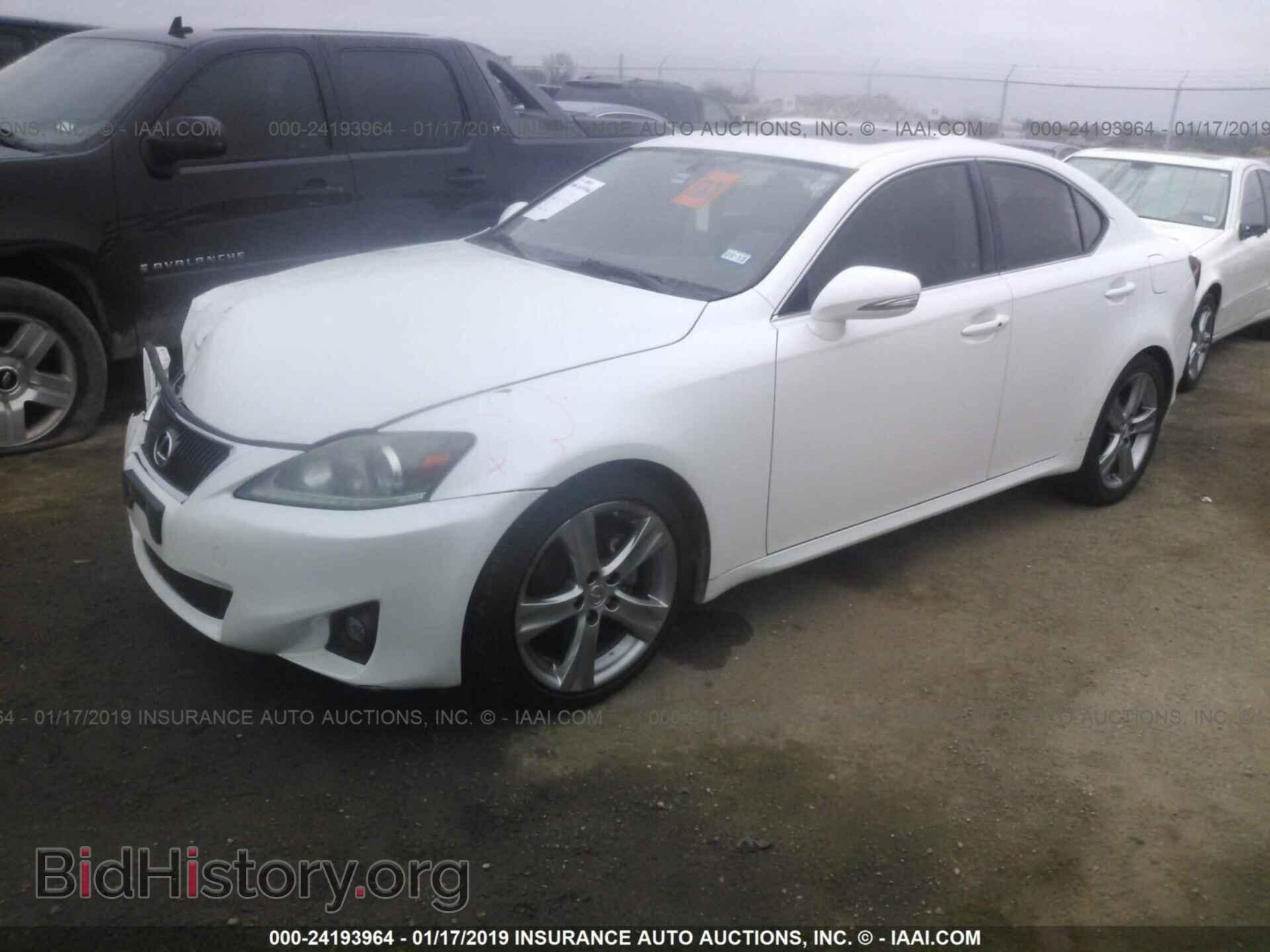 2011 LEXUS IS - VIN: JTHBF5C28B5147267 - Photo 2