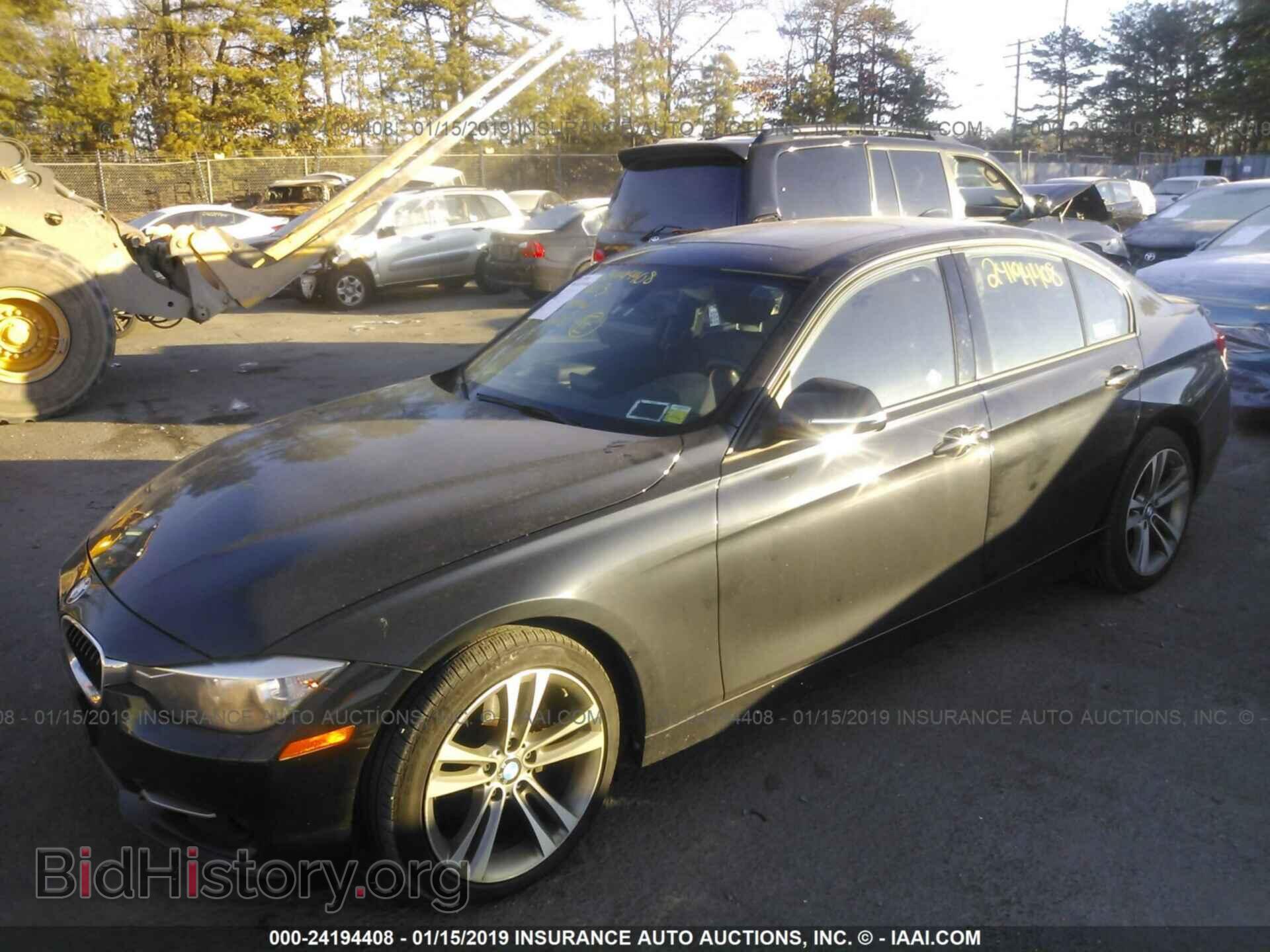 2013 BMW 328 - VIN: WBA3B5G51DNS01479 - Фото 2