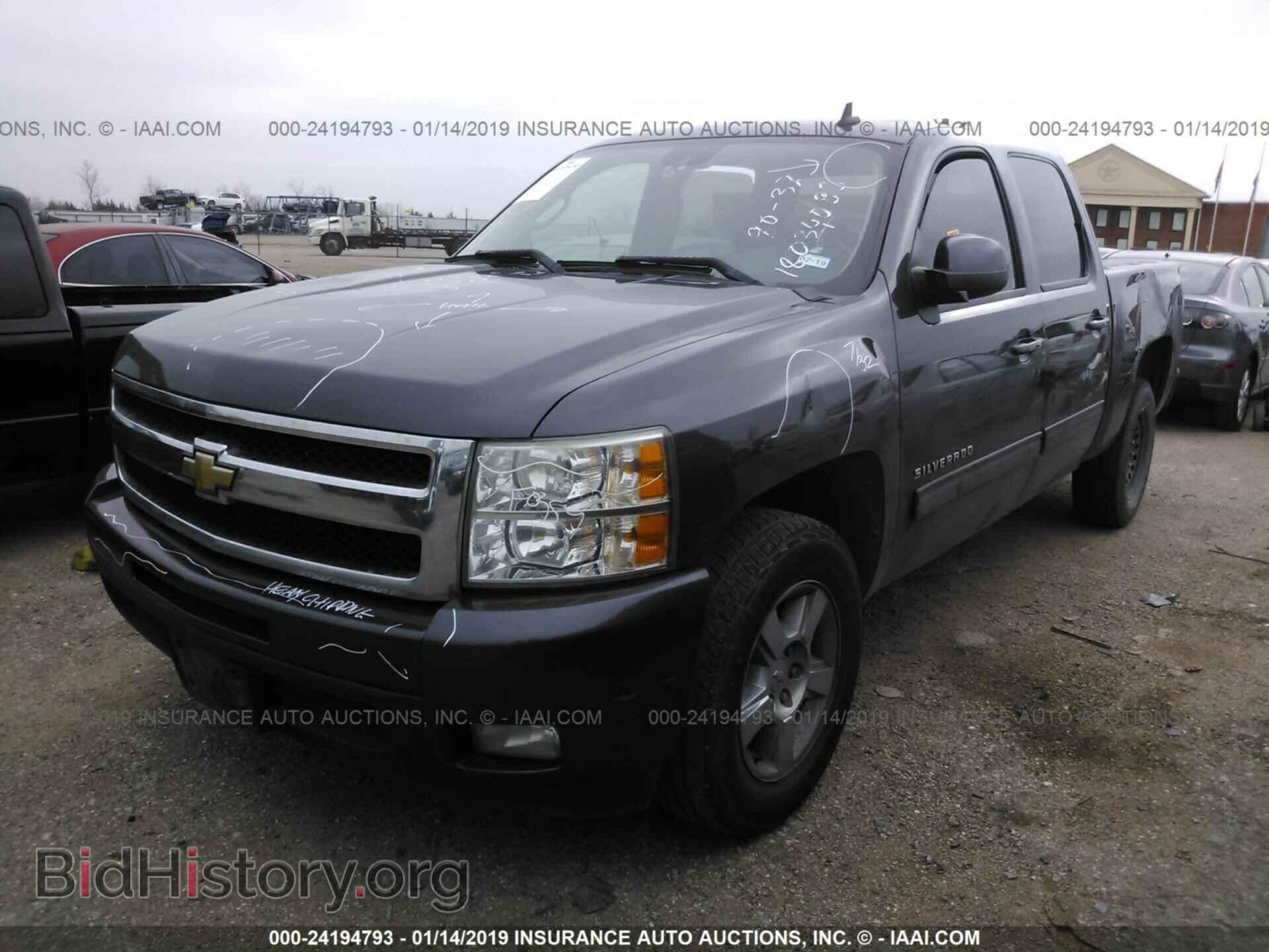 2011 CHEVROLET SILVERADO - VIN: 3GCPCTE05BG213492 - Фото 2