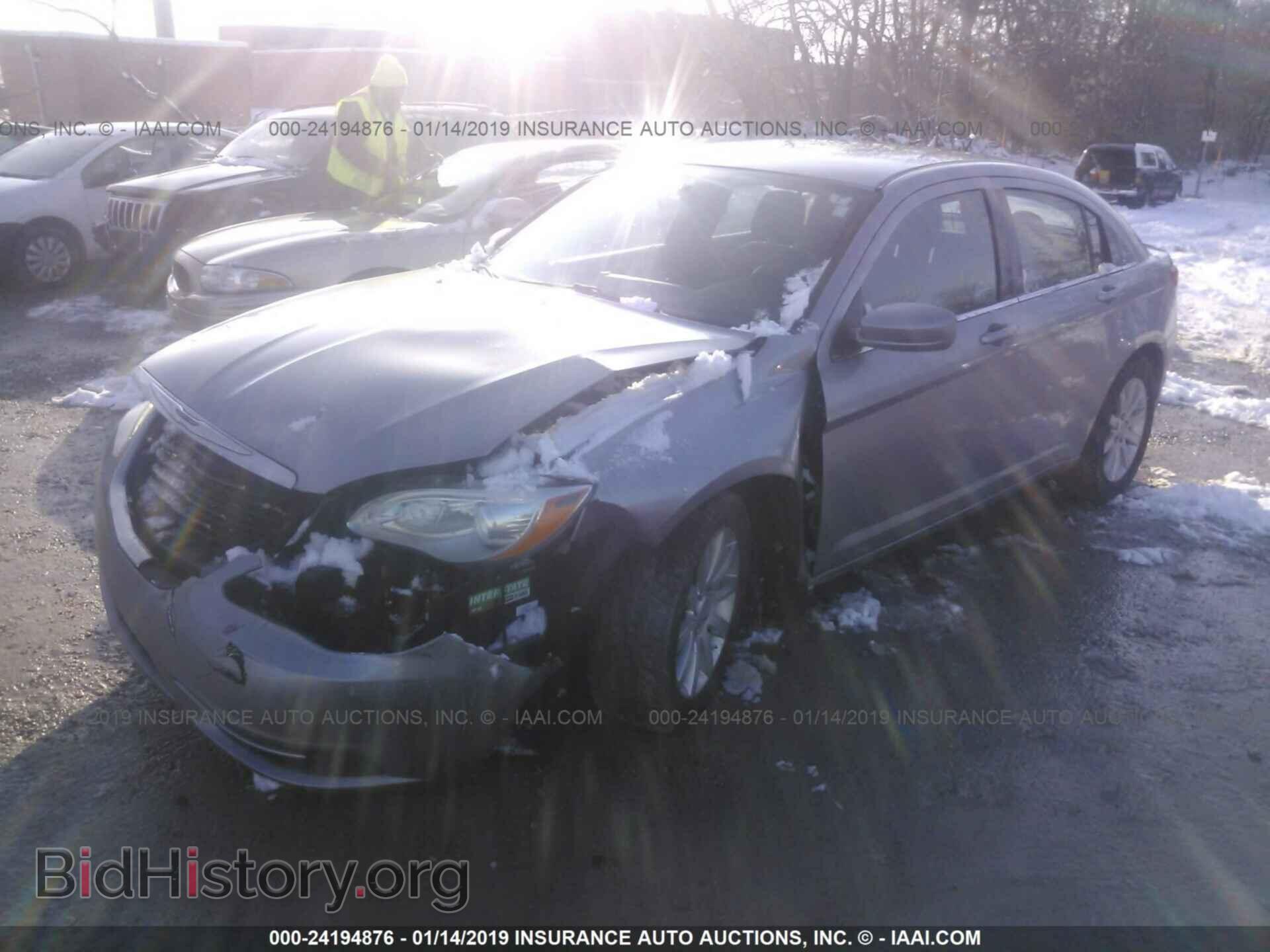 2013 CHRYSLER 200 - VIN: 1C3CCBBB3DN578136 - Фото 2
