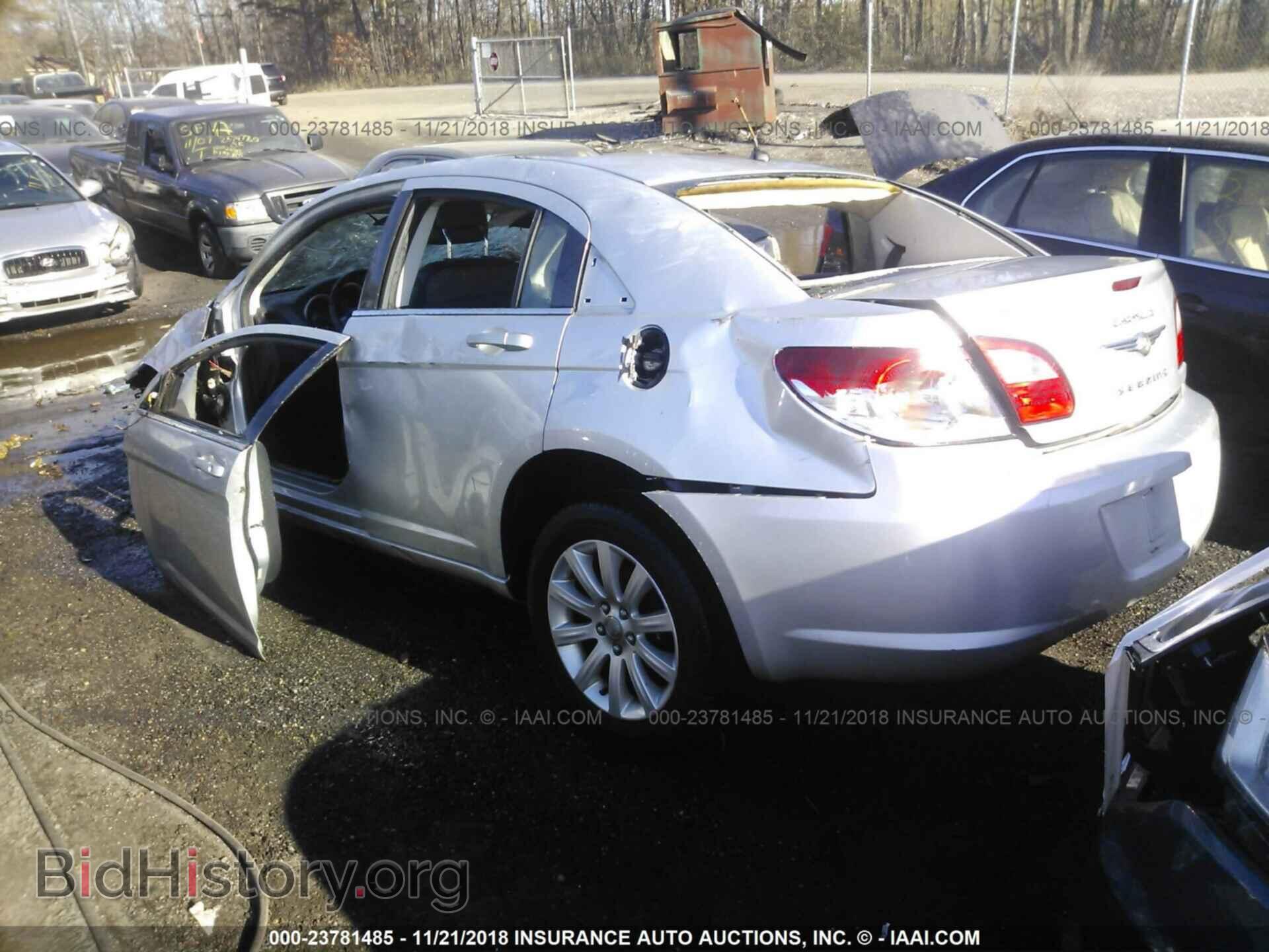 2010 CHRYSLER SEBRING - VIN: 1C3CC5FB5AN144744 - Фото 3