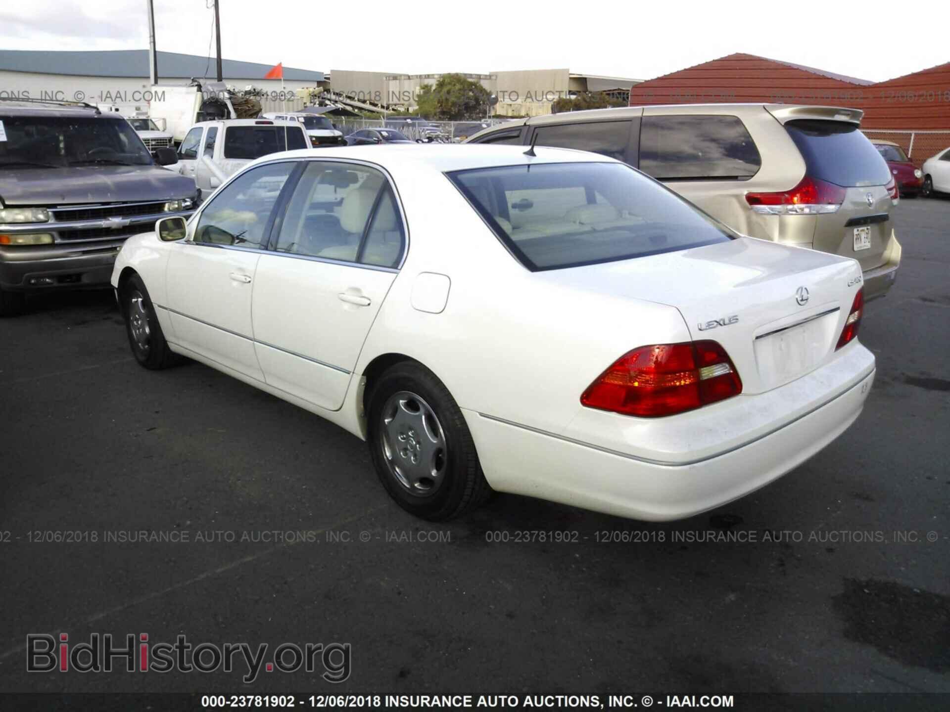 2001 LEXUS LS - VIN: JTHBN30FX10022927 - Photo 3