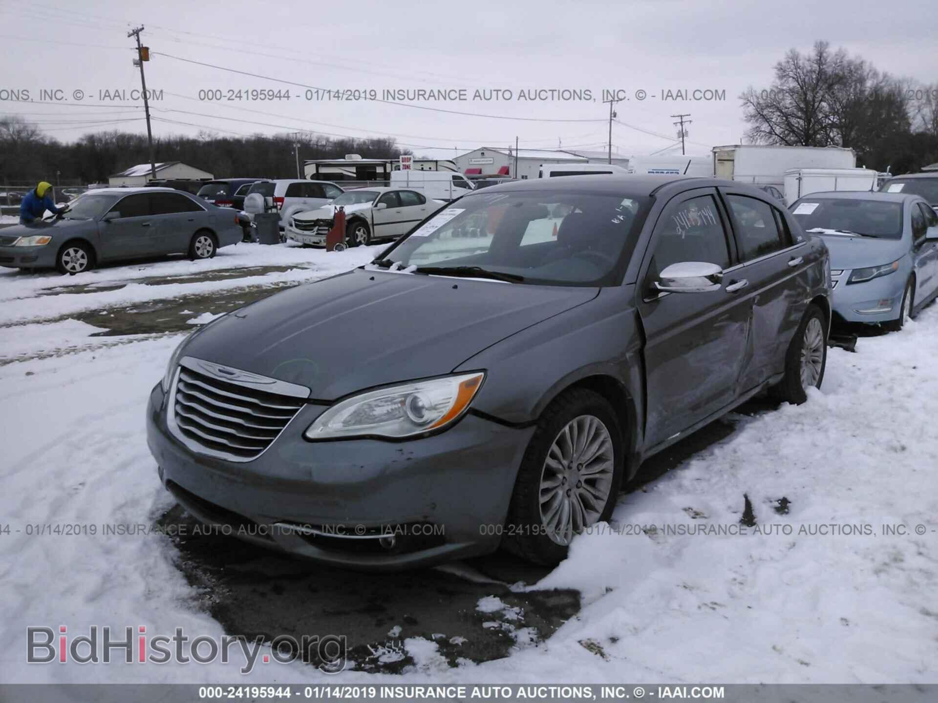 2012 CHRYSLER 200 - VIN: 1C3CCBCB3CN307395 - Фото 2