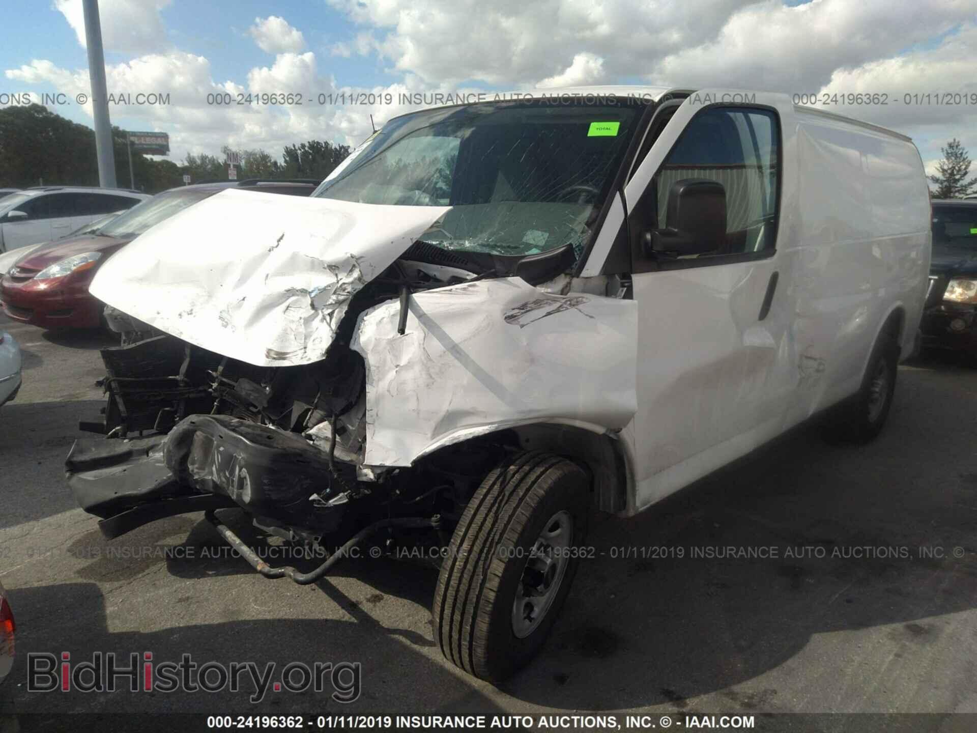 2012 GMC SAVANA - VIN: 1GTW7FCAXC1127379 - Фото 2