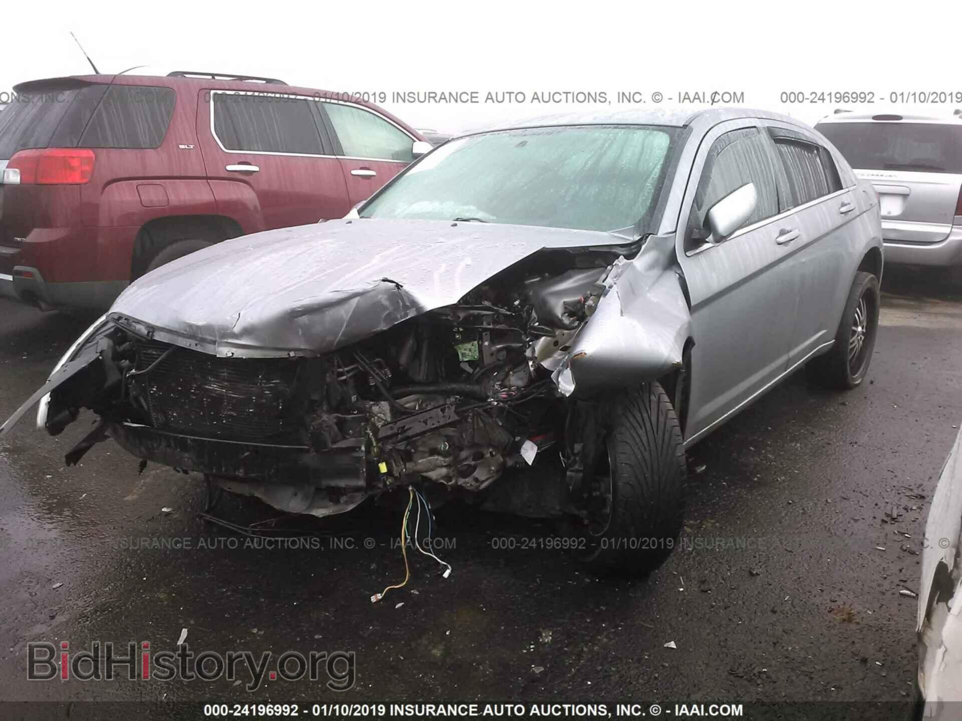 2013 CHRYSLER 200 - VIN: 1C3CCBAG3DN739209 - Фото 2