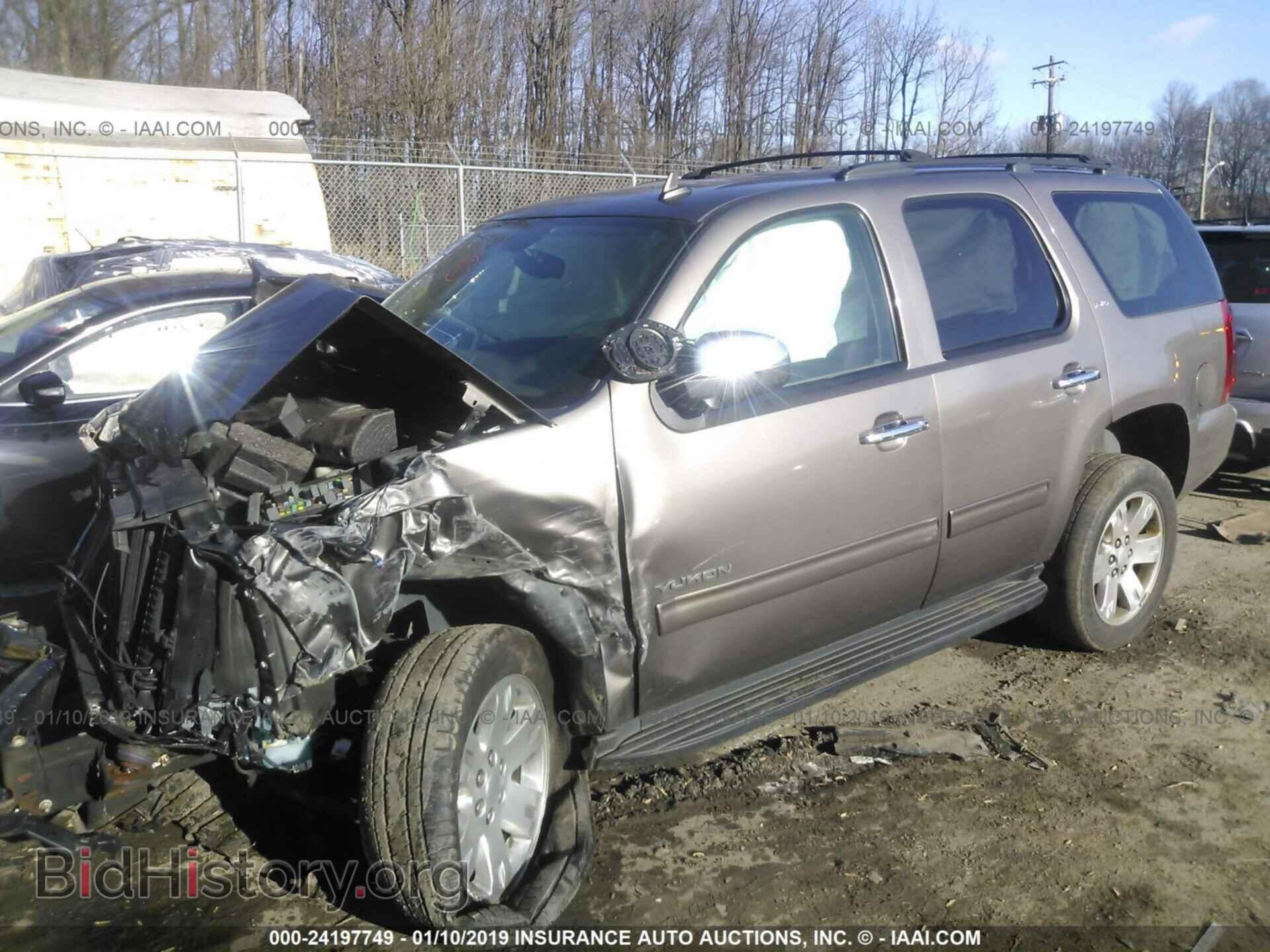 2011 GMC YUKON - VIN: 1GKS2CE06BR220212 - Фото 2