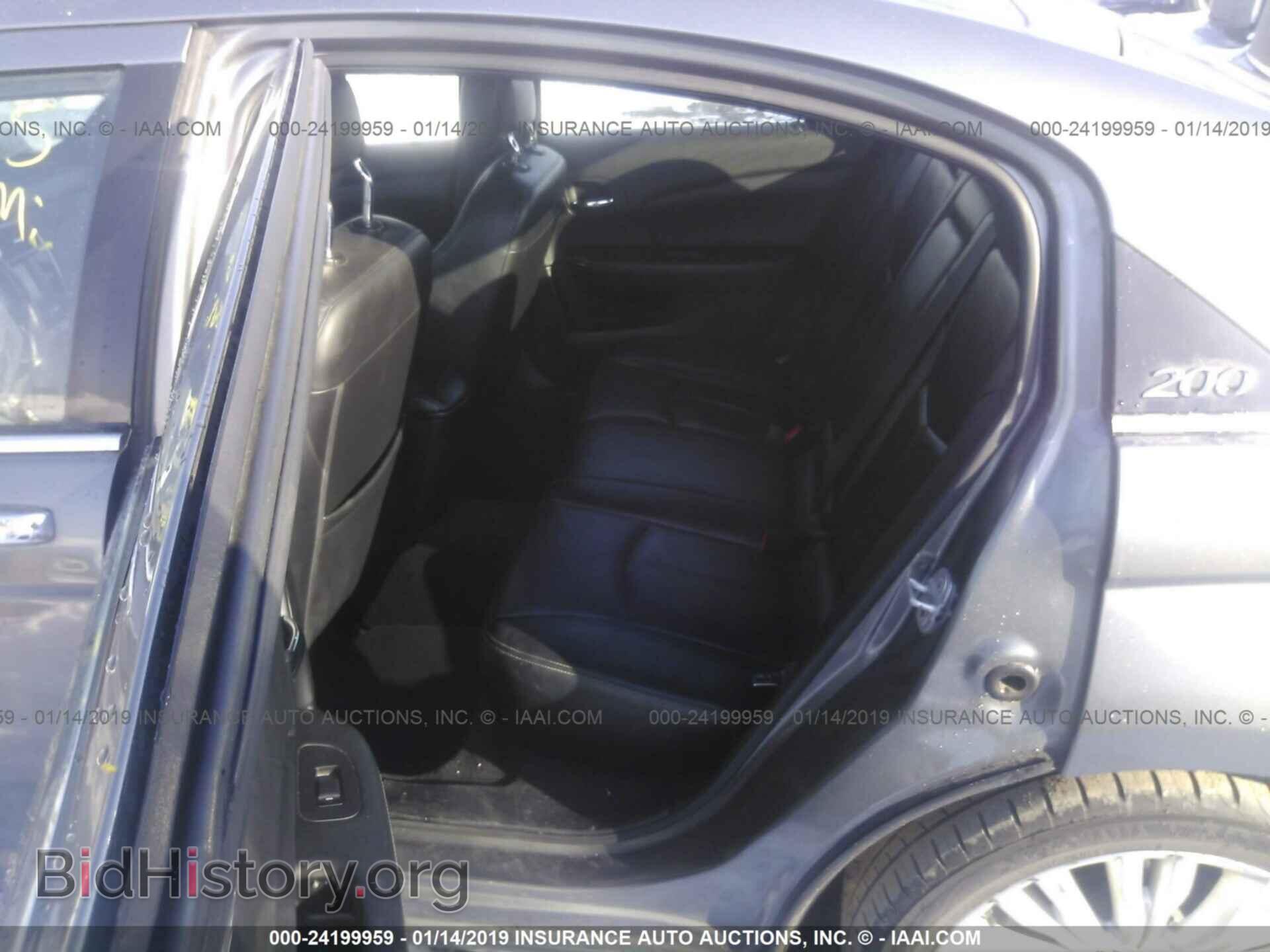 2011 CHRYSLER 200 - VIN: 1C3BC2FBXBN611670 - Фото 8