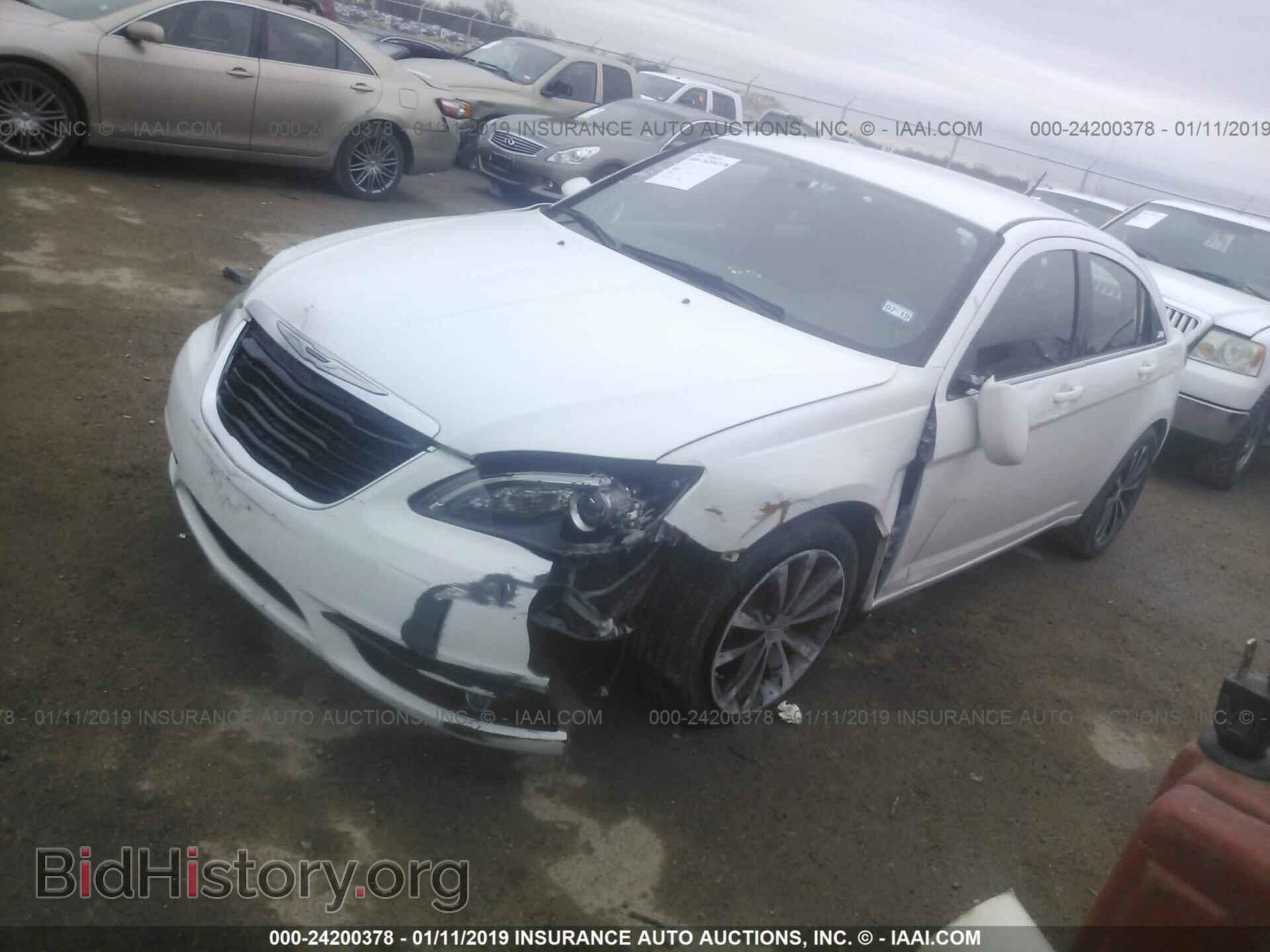 2013 CHRYSLER 200 - VIN: 1C3CCBBB7DN657082 - Фото 2