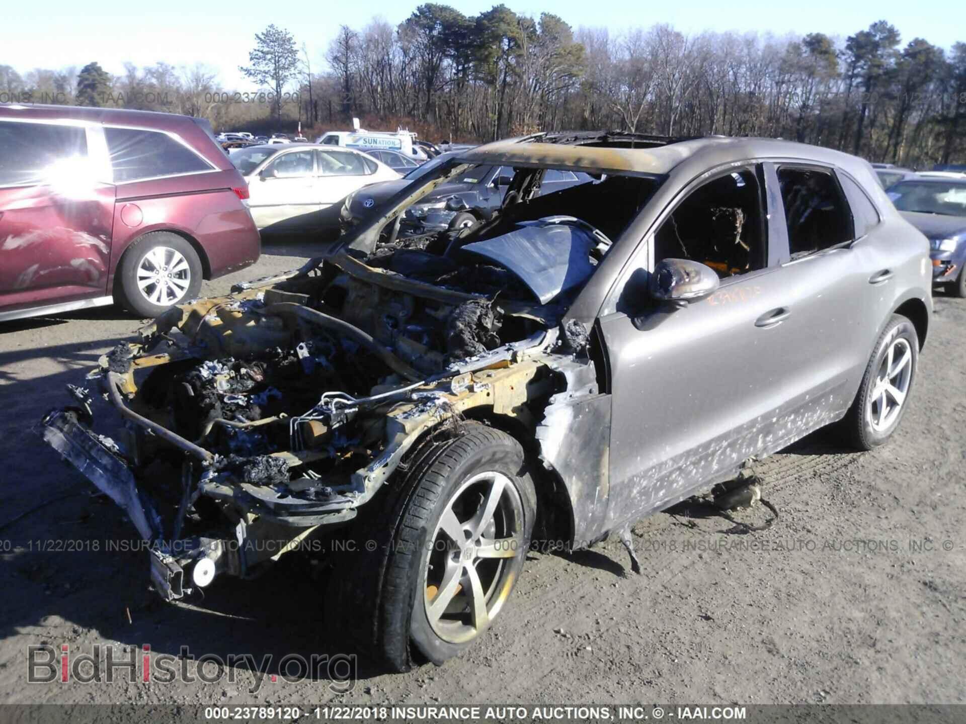 2018 PORSCHE MACAN - VIN: WP1AA2A52JLB21411 - Photo 2