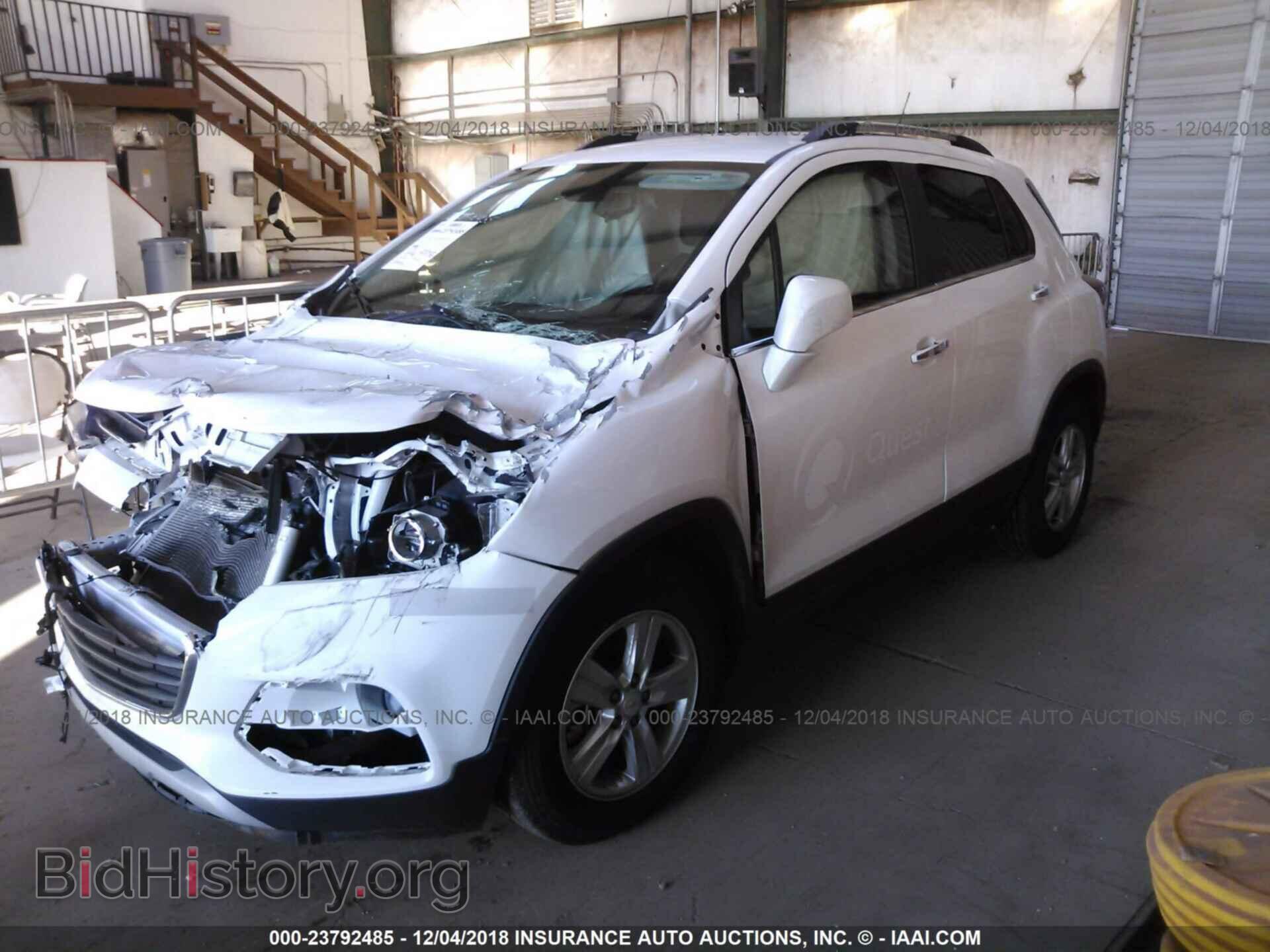 2017 CHEVROLET TRAX - VIN: 3GNCJLSB3HL270470 - Photo 2