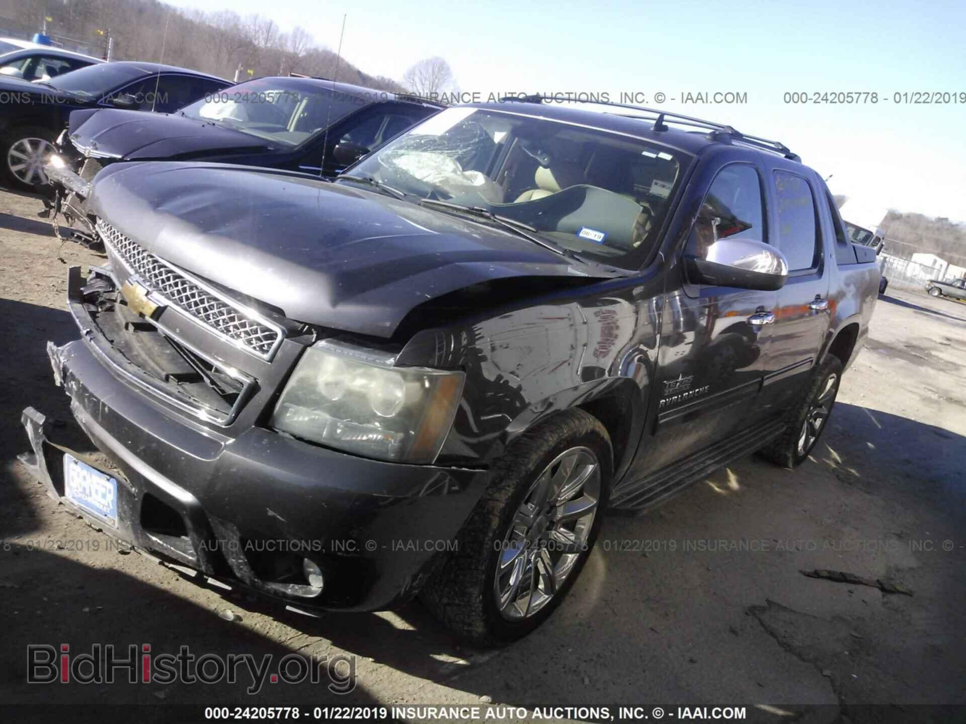 2011 CHEVROLET AVALANCHE - VIN: 3GNMCFE04BG101309 - Фото 2