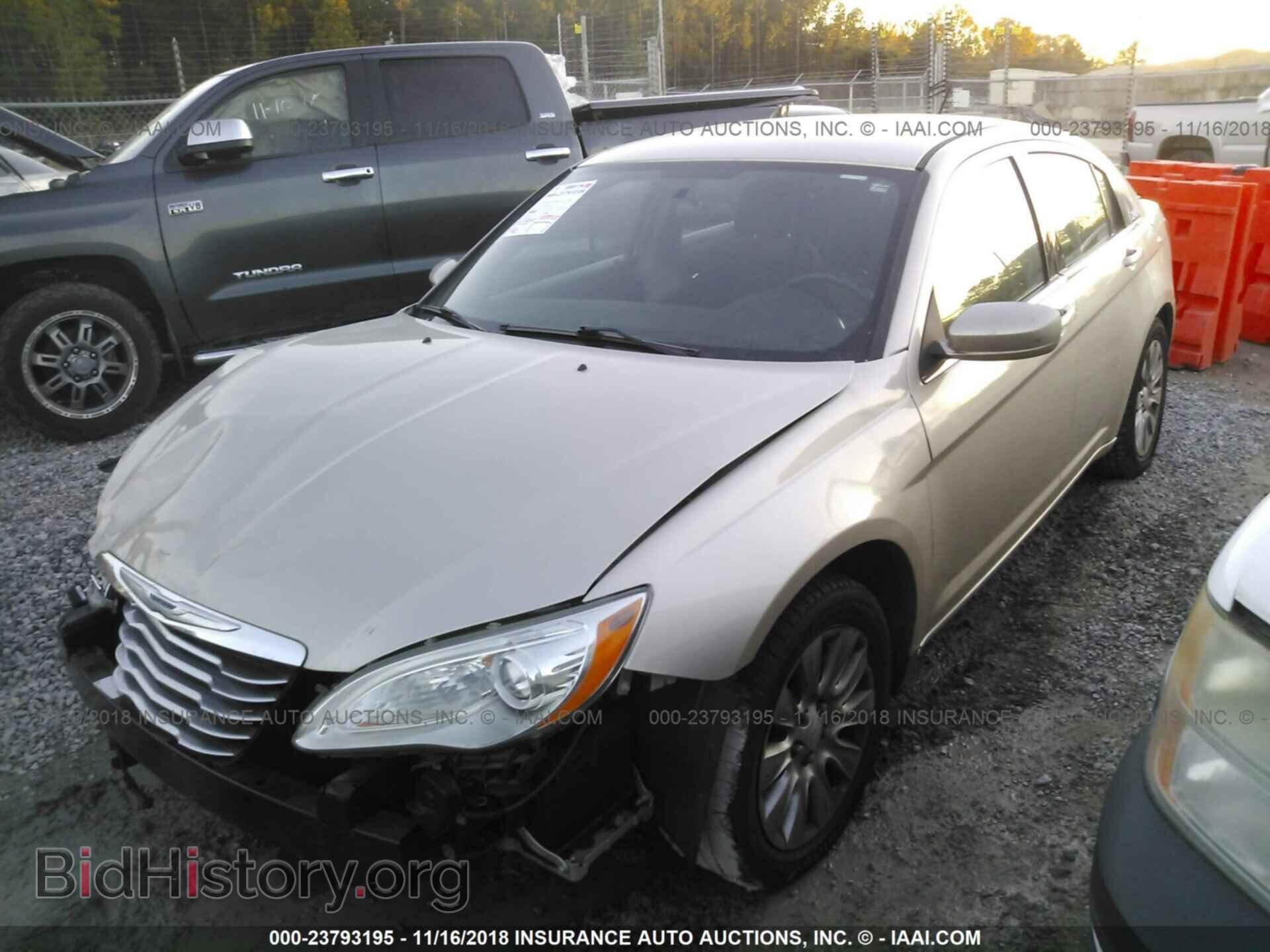 2014 CHRYSLER 200 - VIN: 1C3CCBAB9EN230554 - Фото 2