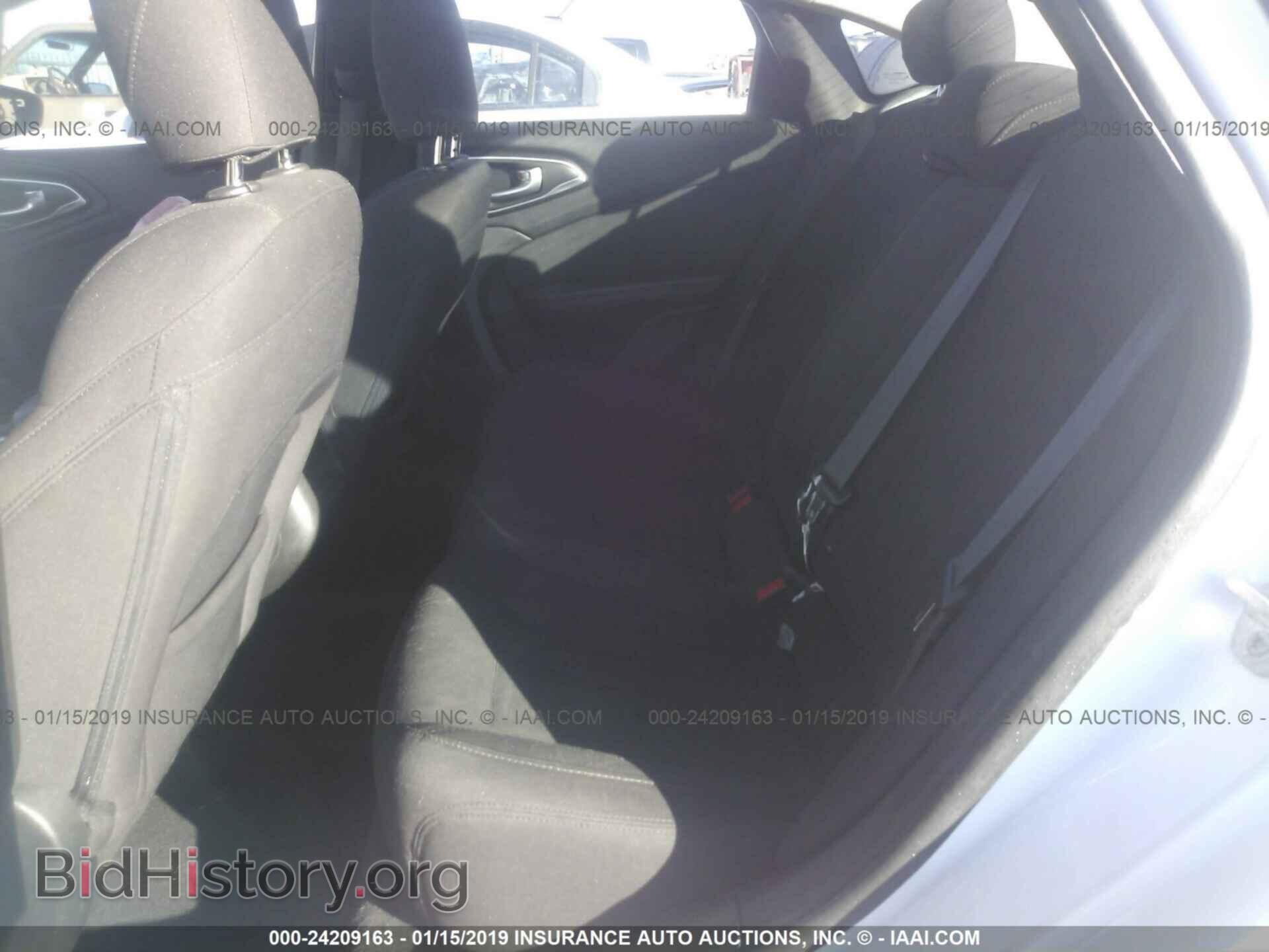 2015 CHRYSLER 200 - VIN: 1C3CCCAB7FN602979 - Photo 8