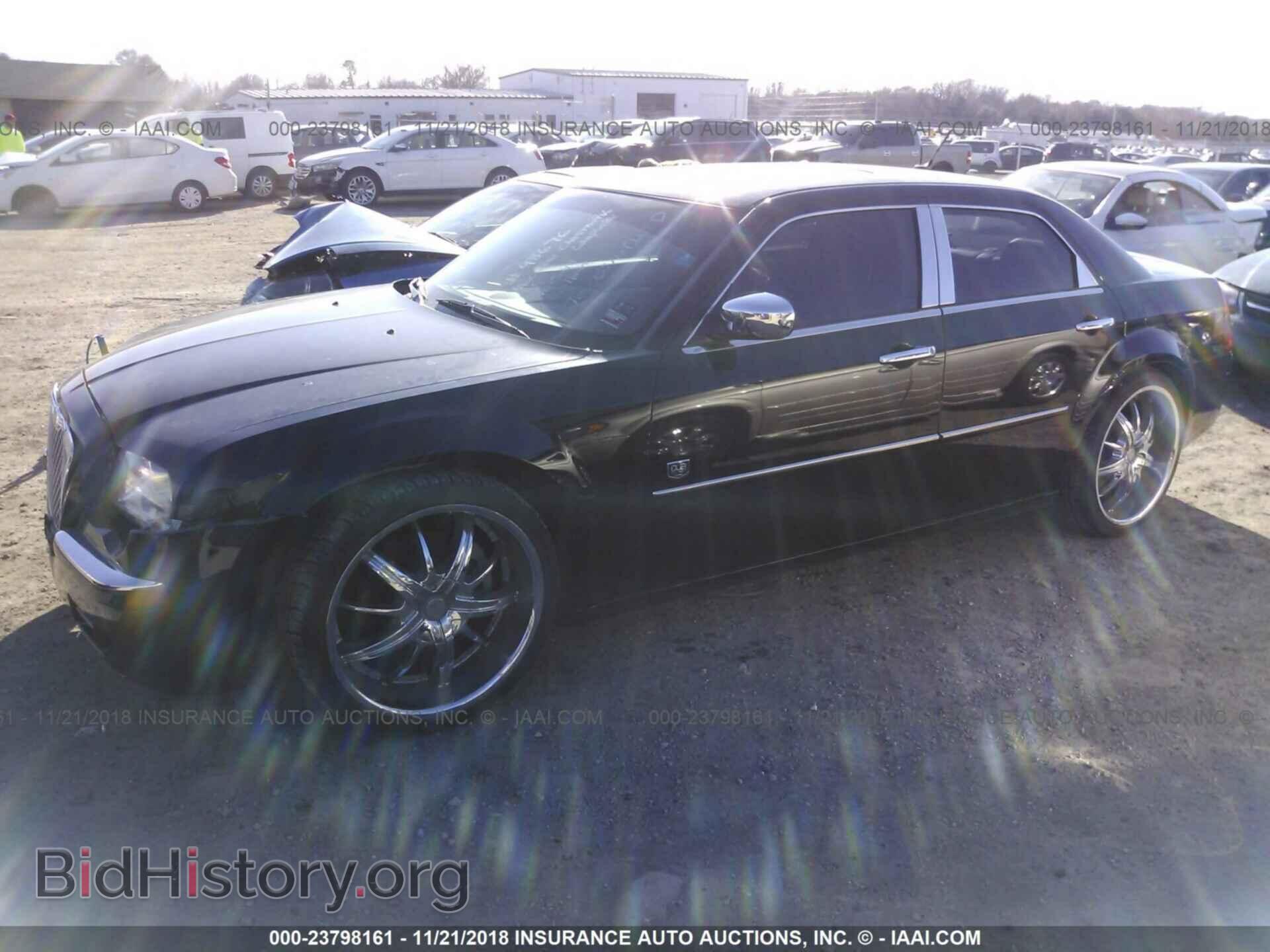 2008 CHRYSLER 300 - VIN: 2C3KA53G88H304068 - Фото 2