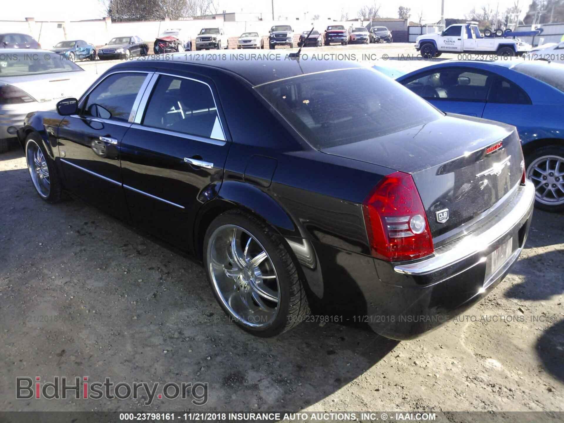 2008 CHRYSLER 300 - VIN: 2C3KA53G88H304068 - Фото 3