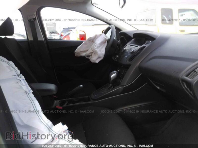 2016 Ford FOCUS (VIN 1FADP3F2XGL254241) — фото 5 из 10