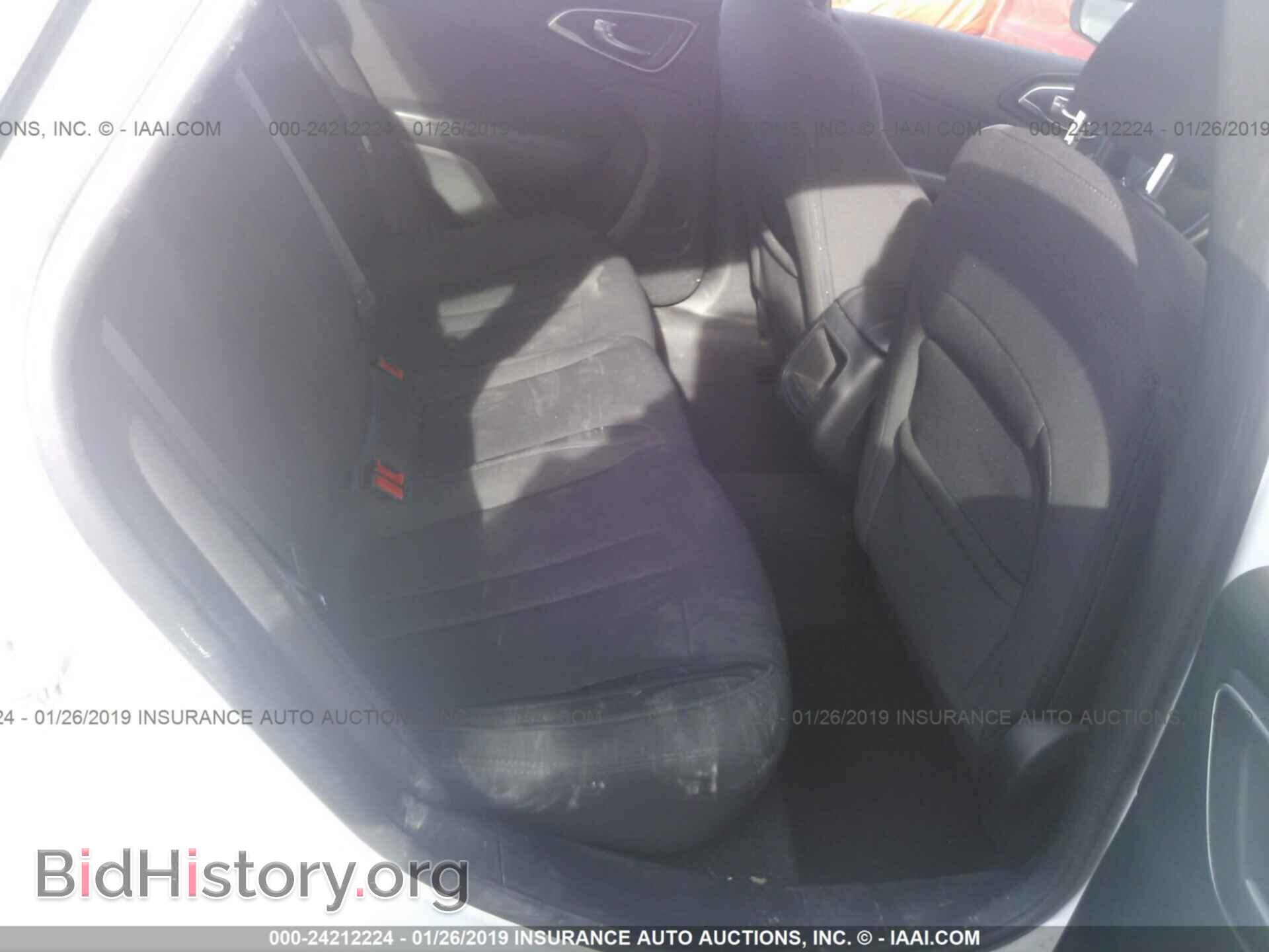 2015 CHRYSLER 200 - VIN: 1C3CCCABXFN621235 - Photo 8