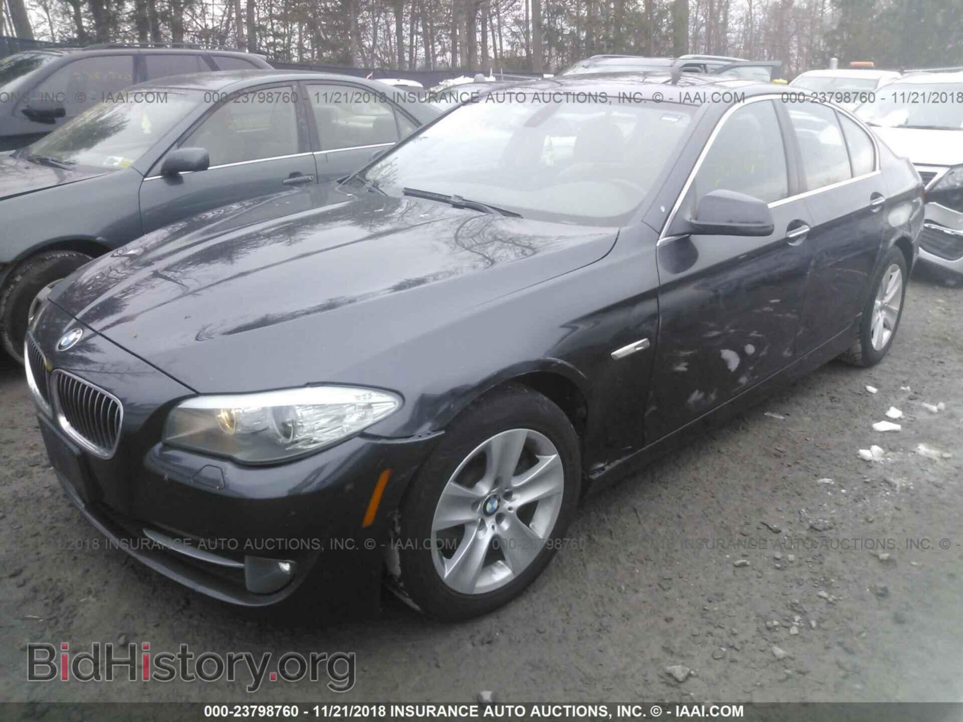 2011 BMW 528 - VIN: WBAFR1C51BC748977 - Фото 2
