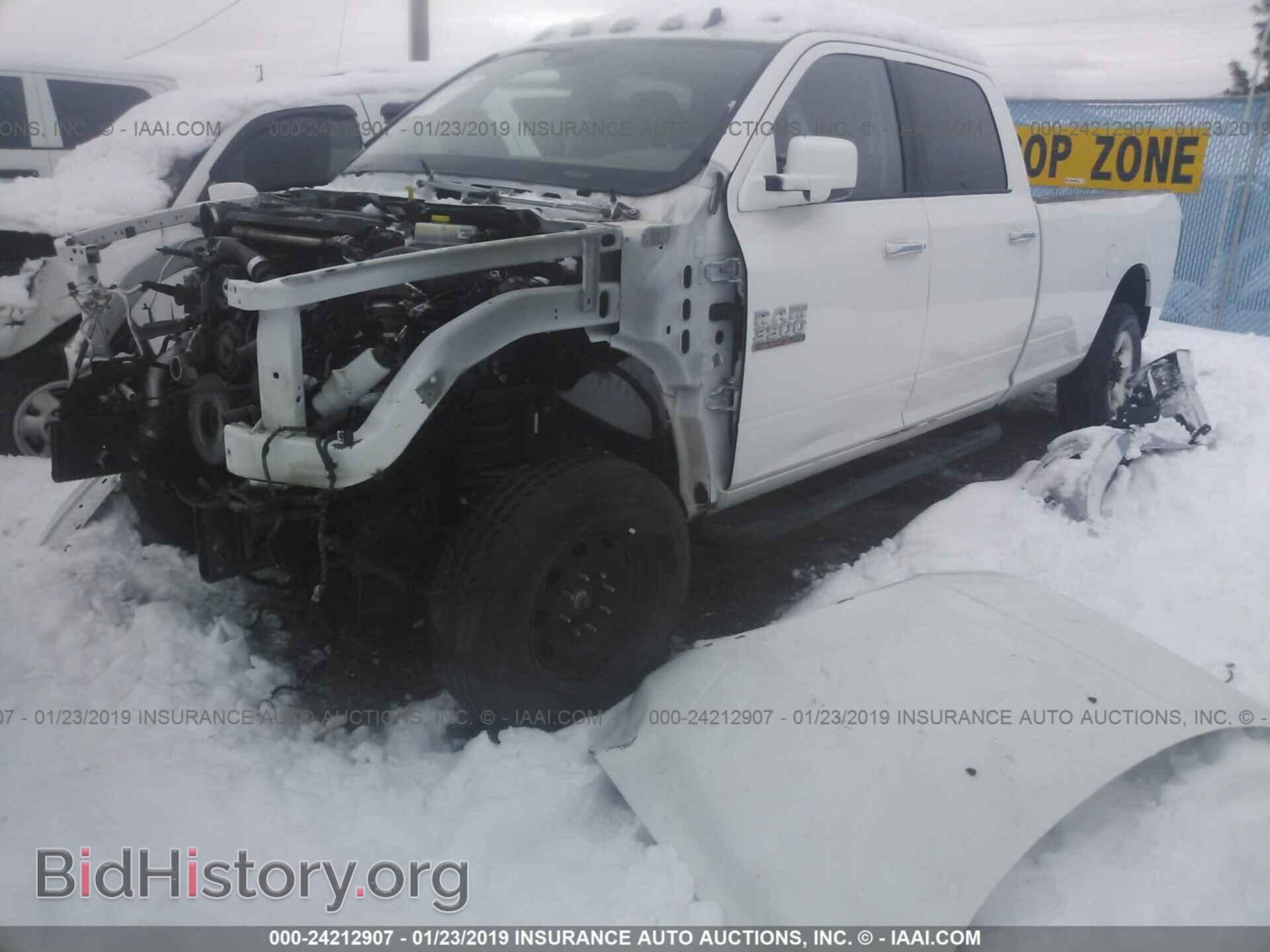 2014 RAM 3500 - VIN: 3C63R3HL7EG306349 - Photo 2