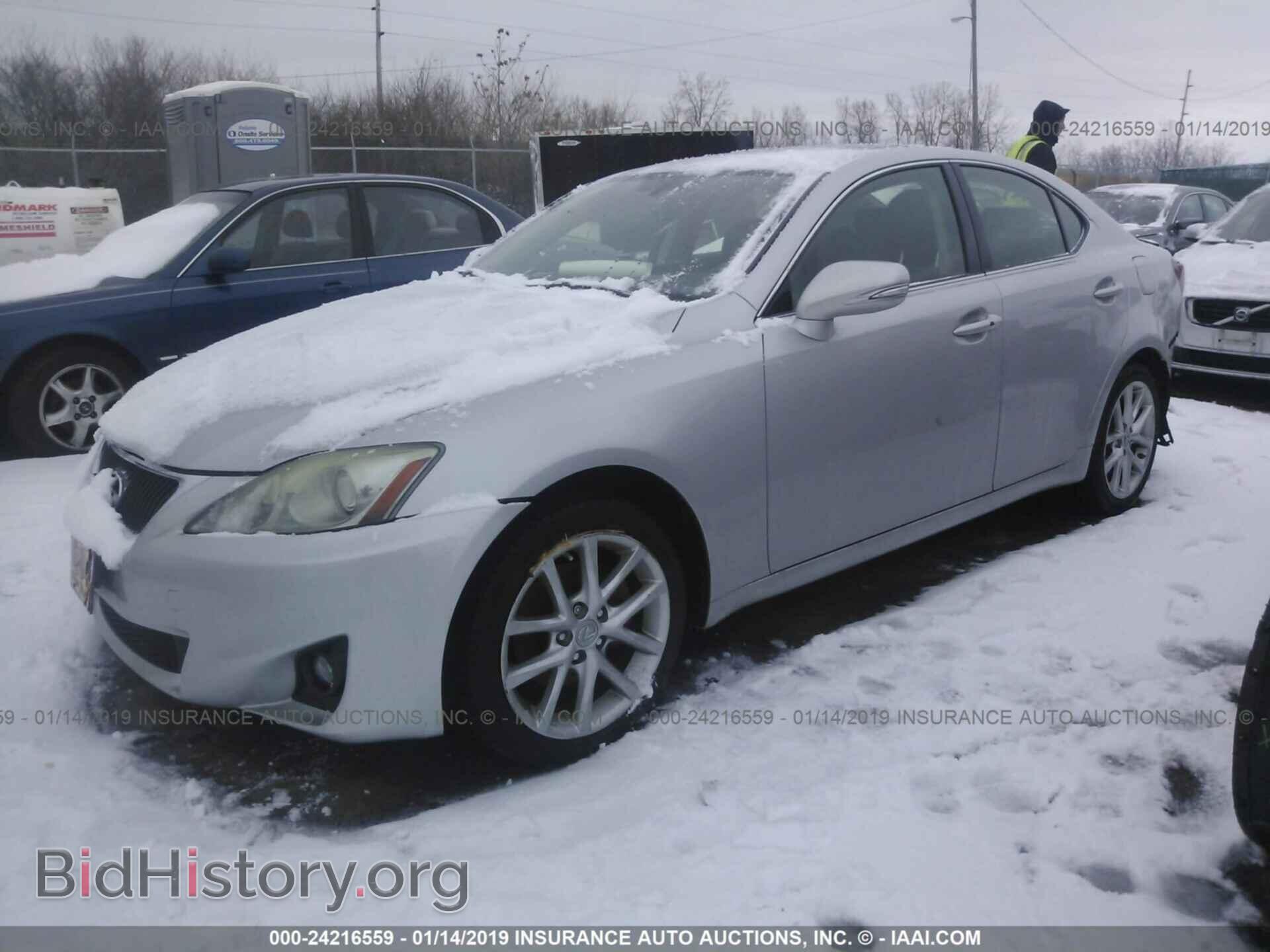 2011 LEXUS IS - VIN: JTHCF5C27B5046676 - Photo 2