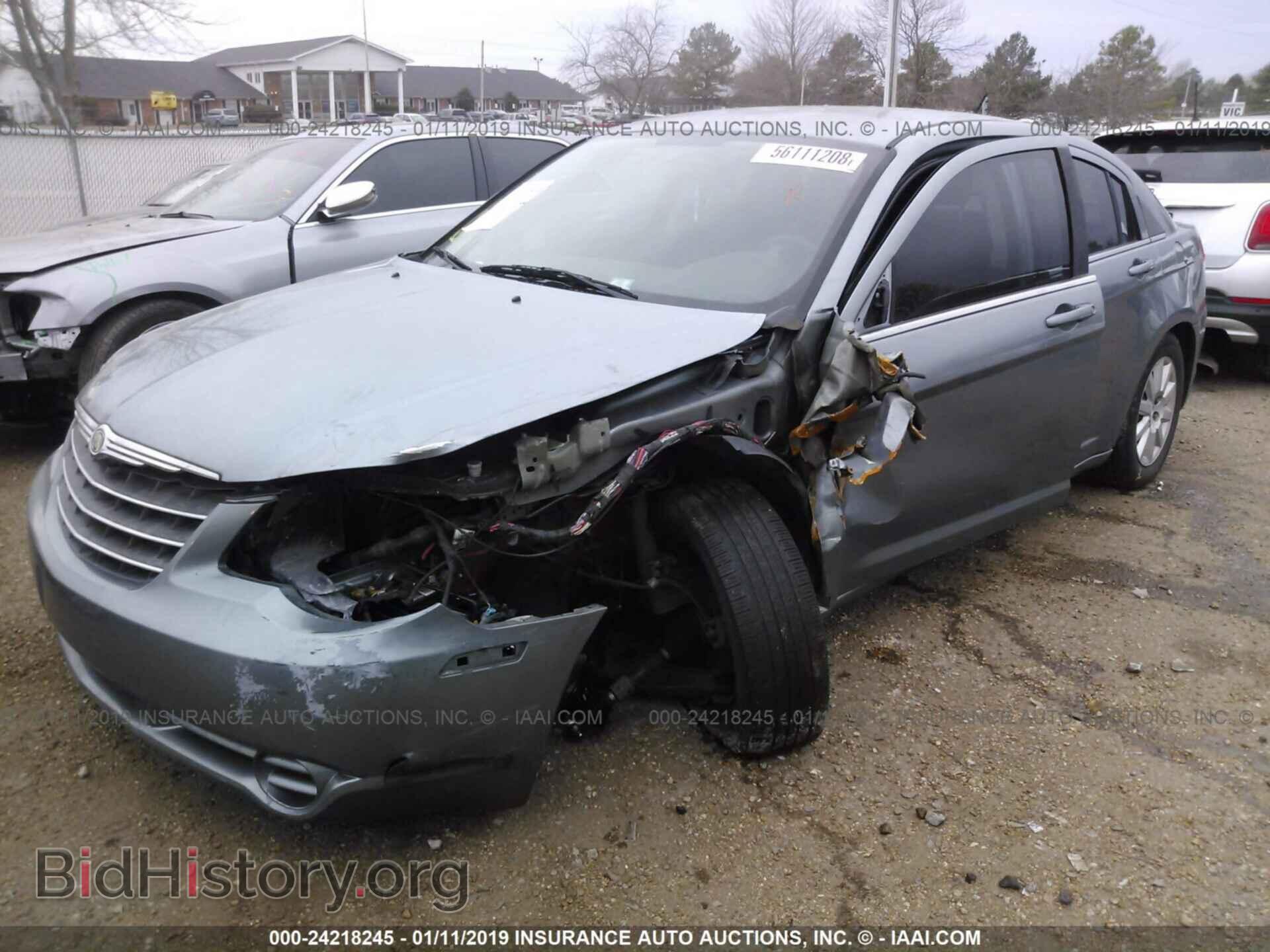 2010 CHRYSLER SEBRING - VIN: 1C3CC4FBXAN225572 - Фото 2