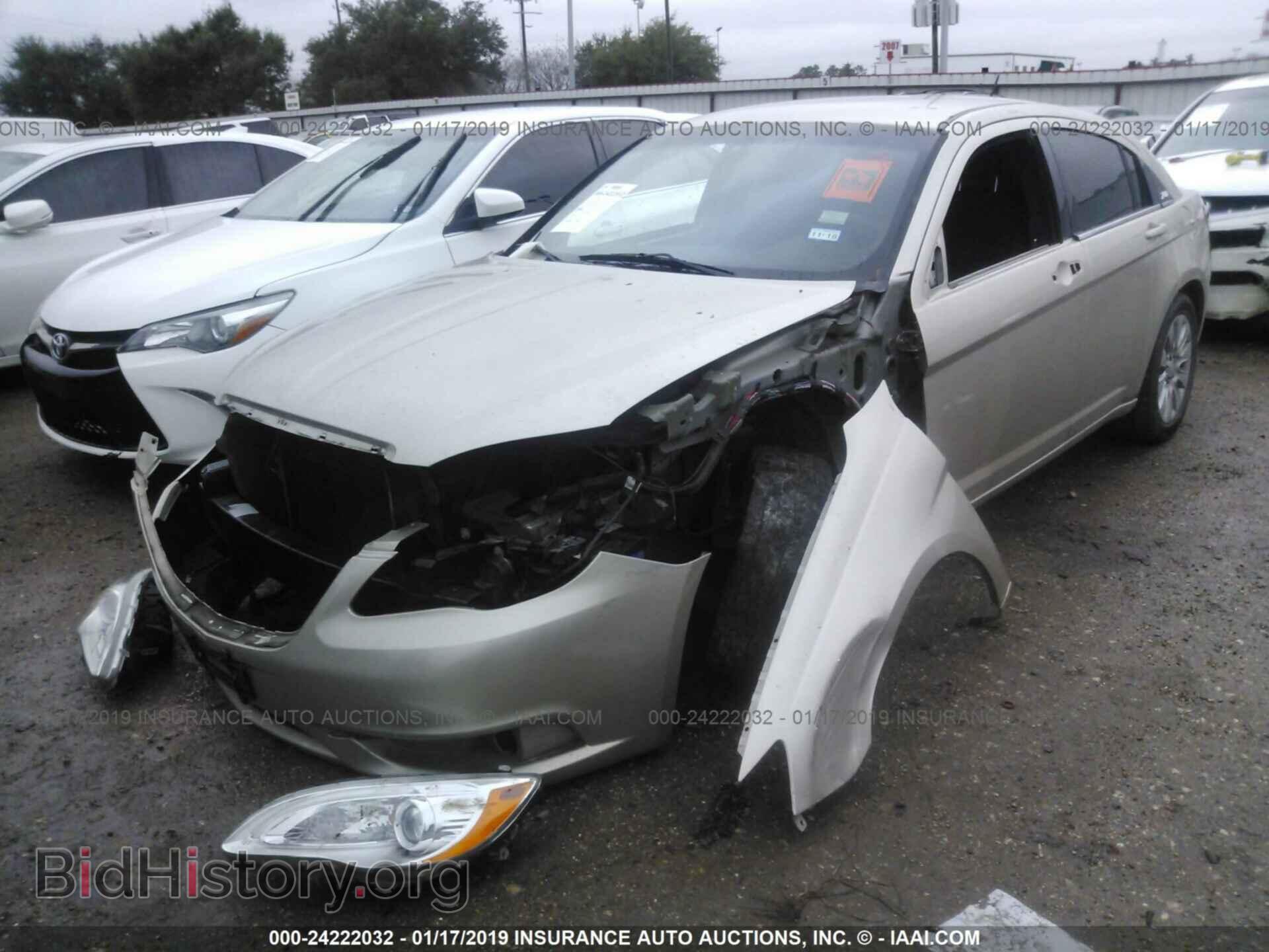 2014 CHRYSLER 200 - VIN: 1C3CCBAB3EN212583 - Photo 2