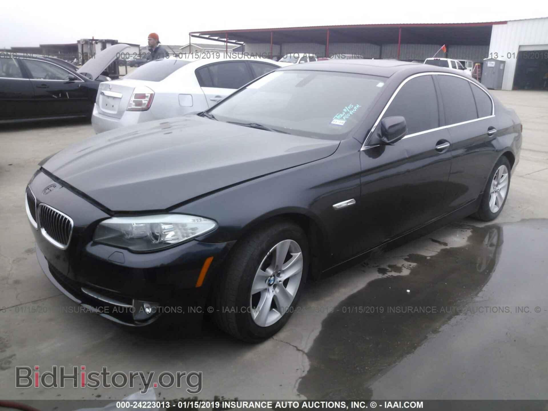 2012 BMW 528 - VIN: WBAXG5C59CDW24324 - Photo 2