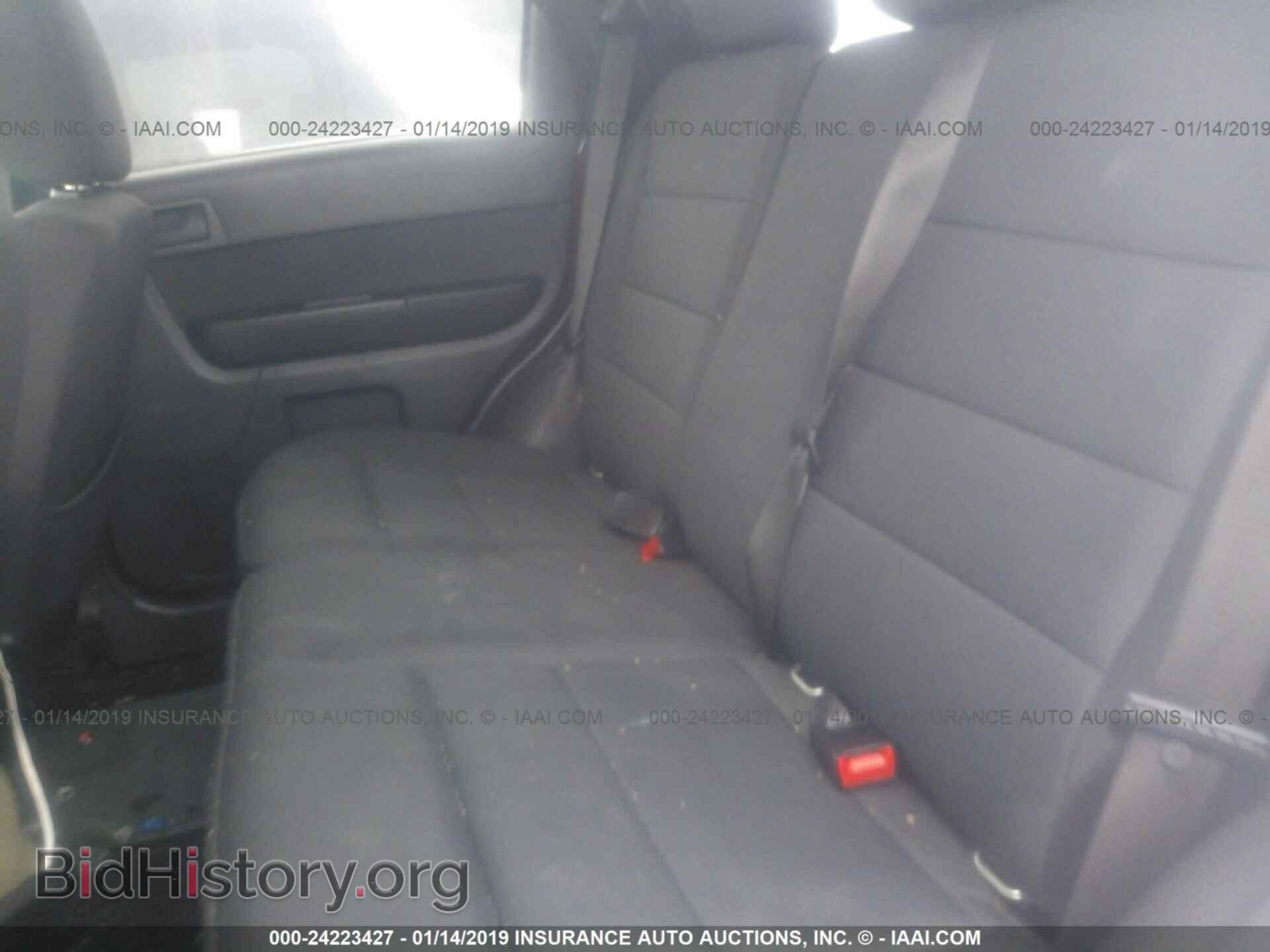 2011 FORD ESCAPE - VIN: 1FMCU0D74BKA73643 - Фото 8