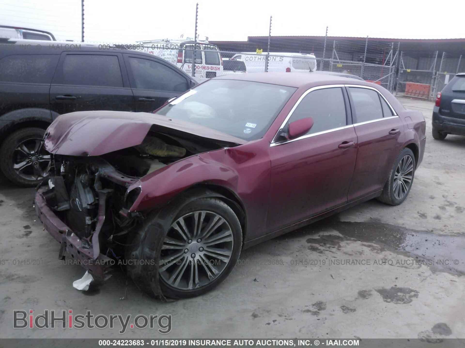 2013 CHRYSLER 300 - VIN: 2C3CCABG6DH732112 - Фото 2