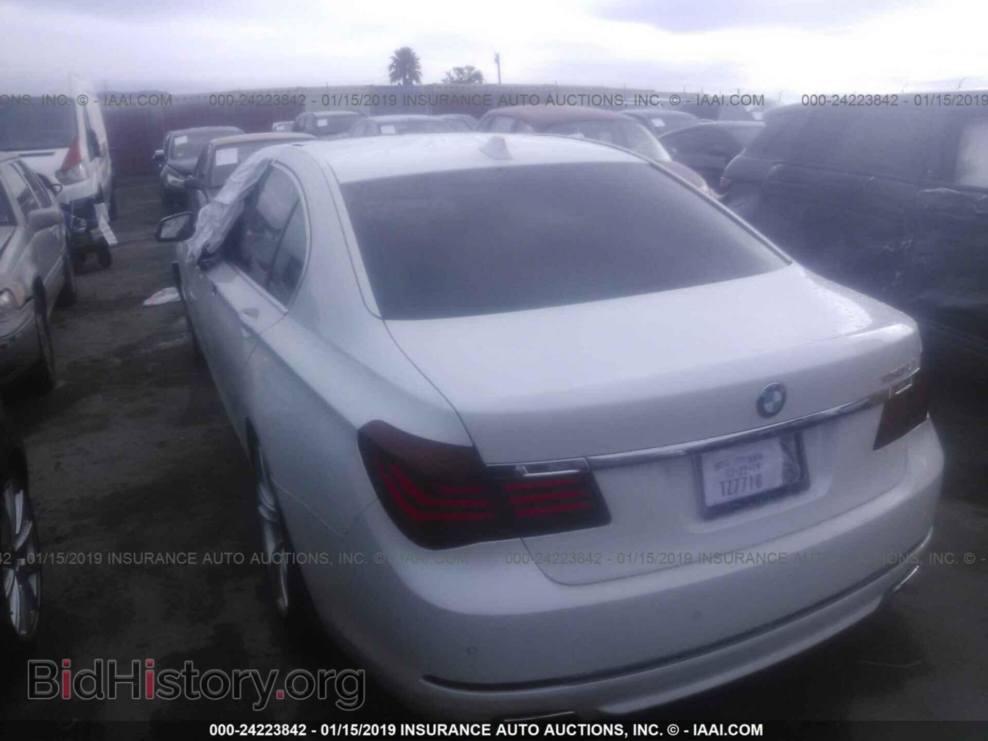 2013 BMW 750 - VIN: WBAYE8C57DDE22162 - Фото 3