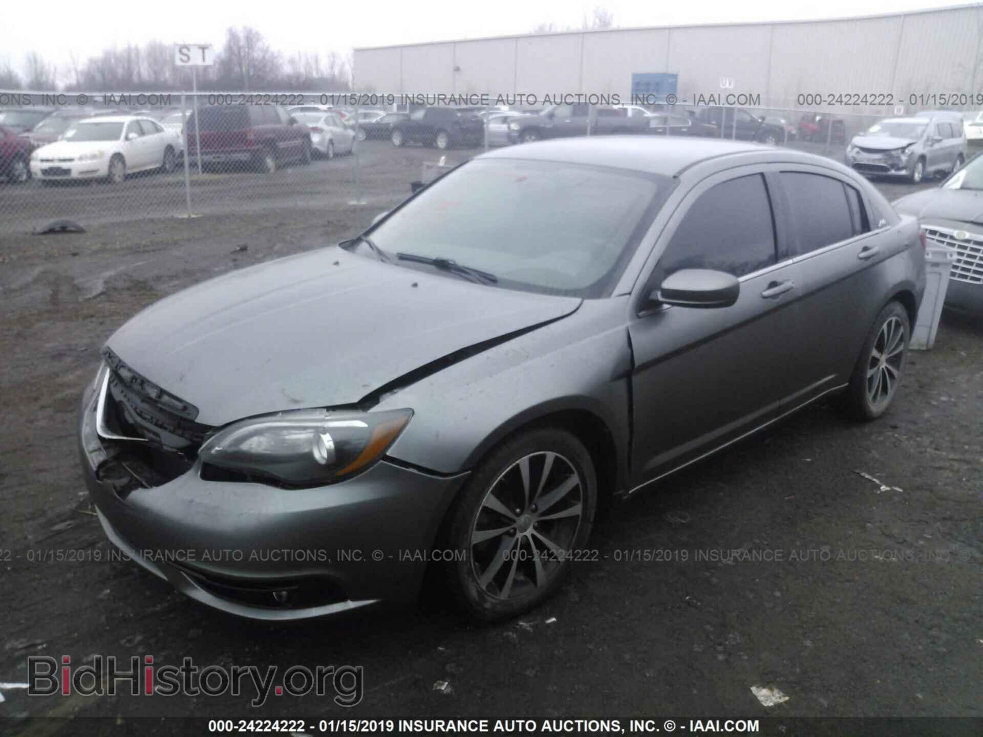 2013 CHRYSLER 200 - VIN: 1C3CCBCG9DN737171 - Фото 2