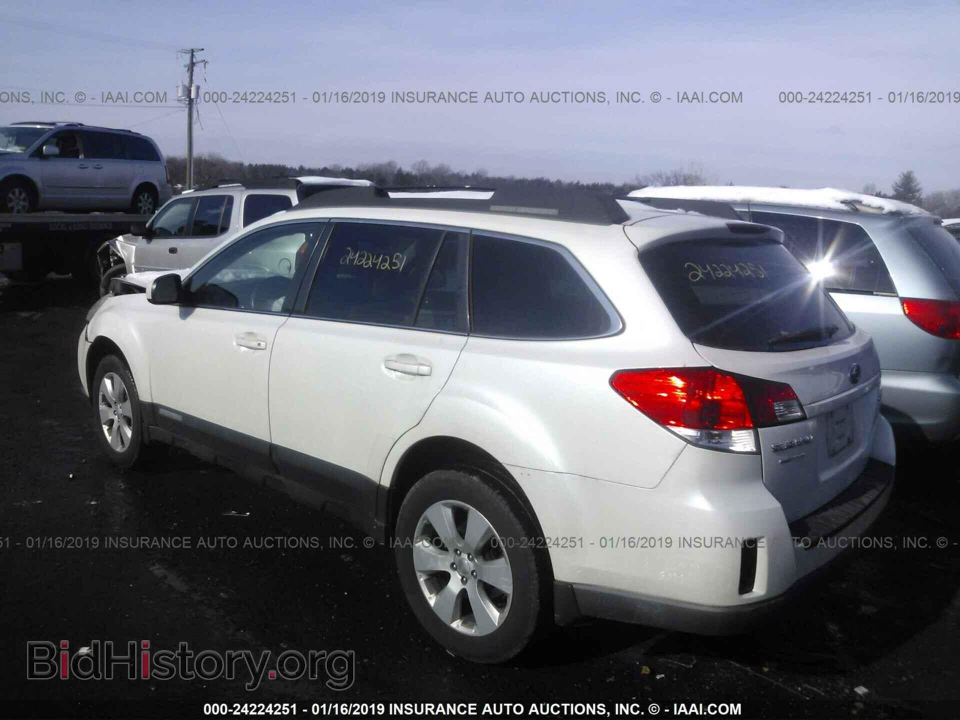 2011 SUBARU OUTBACK - VIN: 4S4BRBCC0B3337670 - Фото 3