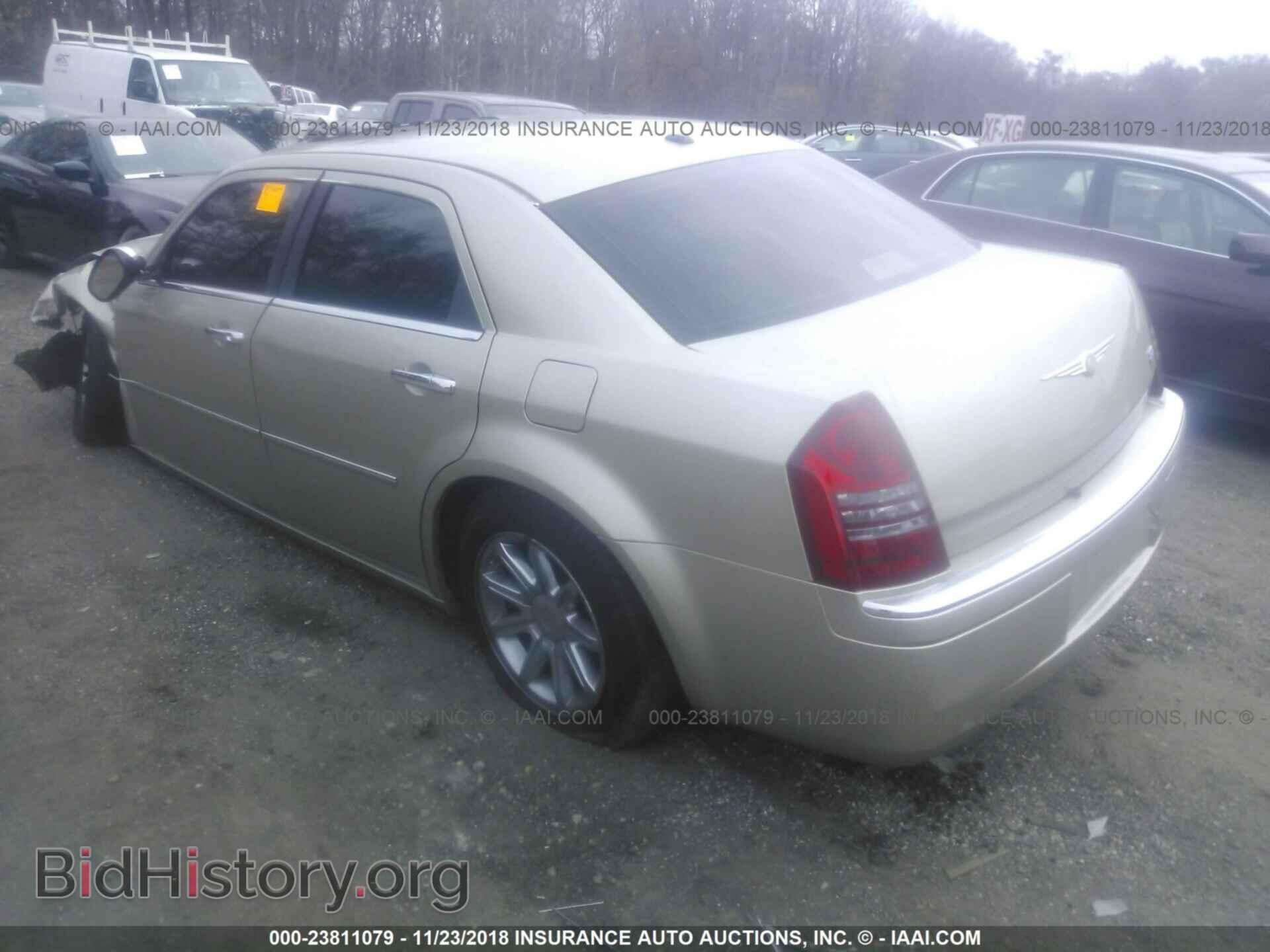2006 CHRYSLER 300C - VIN: 2C3KA63H16H253802 - Фото 3