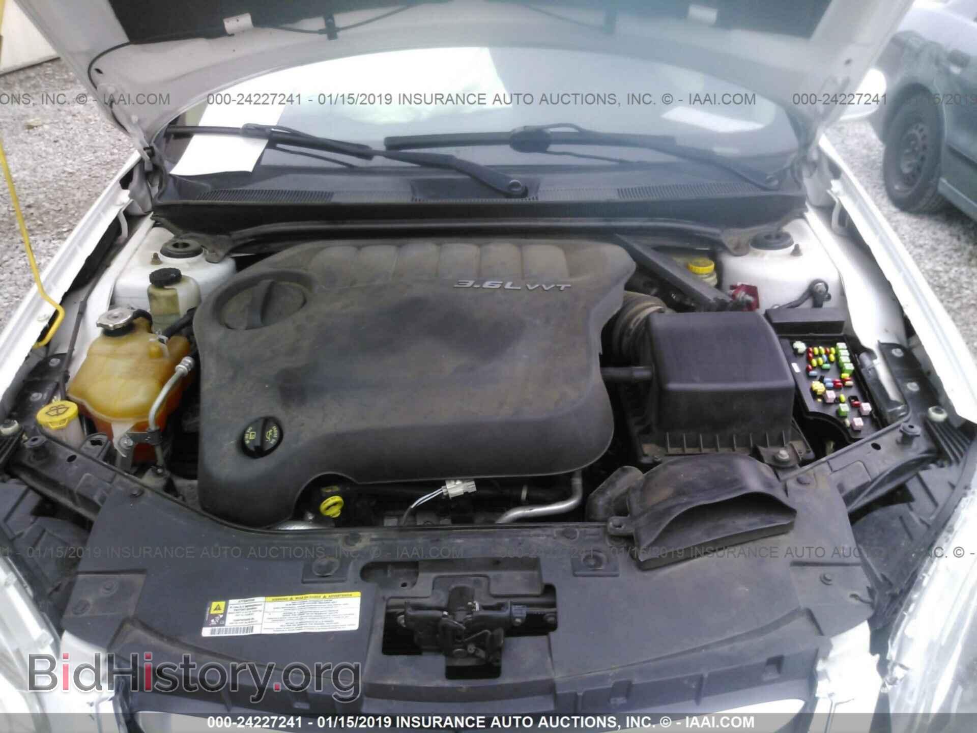 2012 CHRYSLER 200 - VIN: 1C3CCBBG7CN326058 - Фото 10